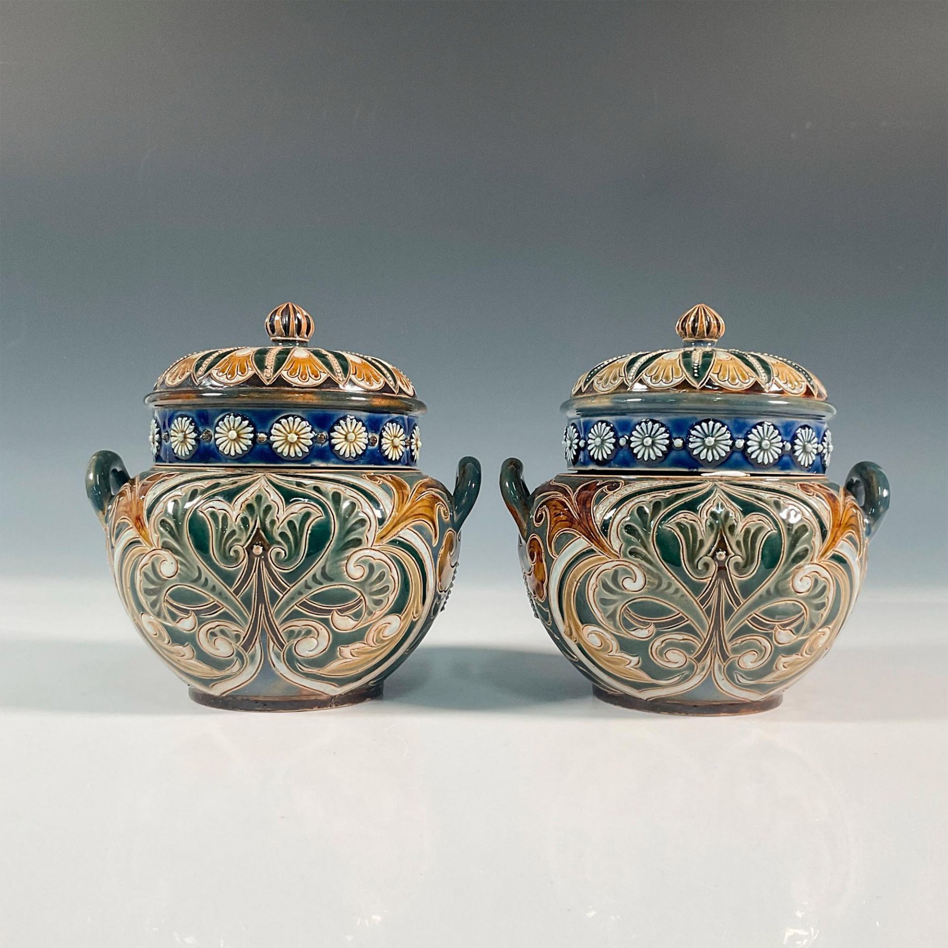 Pair of Doulton Lambeth Emily Stormer Stoneware Tobacco Jars - Bild 2 aus 5