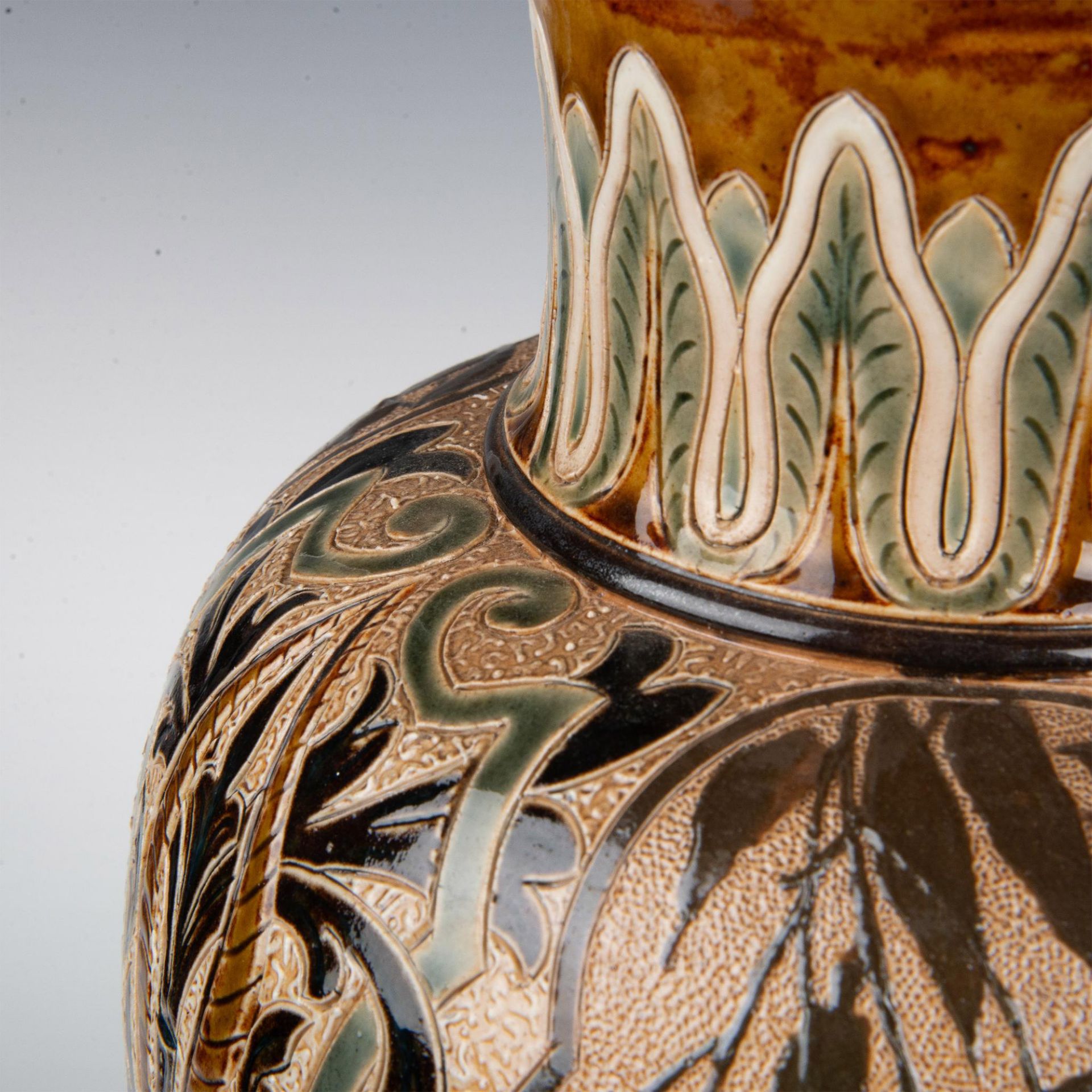 Pair of Doulton Lambeth Florence Barlow Stoneware Vases - Bild 7 aus 7