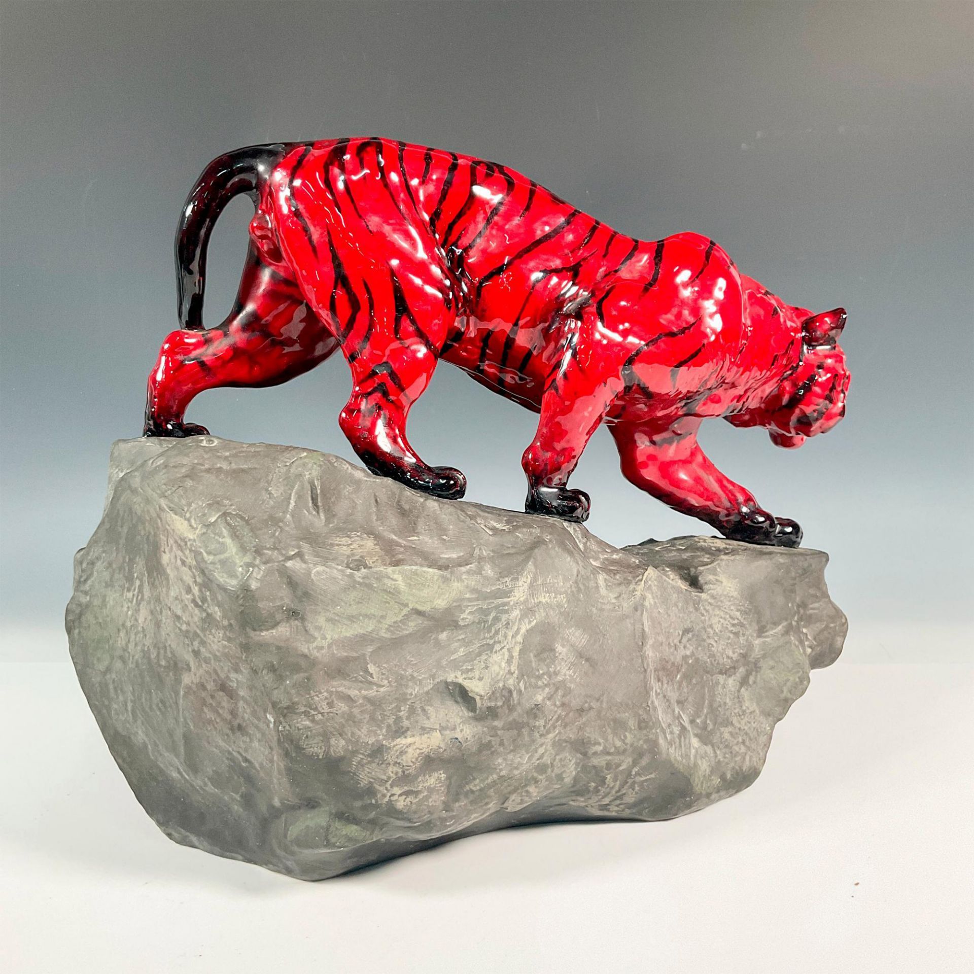 Royal Doulton Flambe Figure, Tiger On A Rock - Bild 2 aus 3