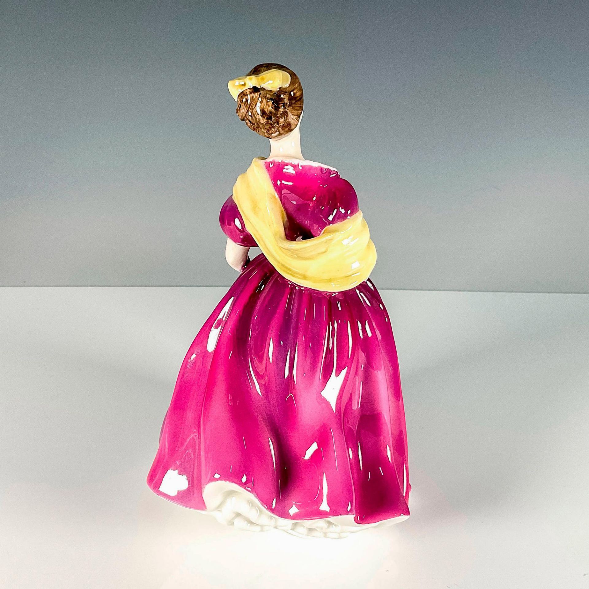 Adrienne - HN2152 - Royal Doulton Figurine - Bild 2 aus 3