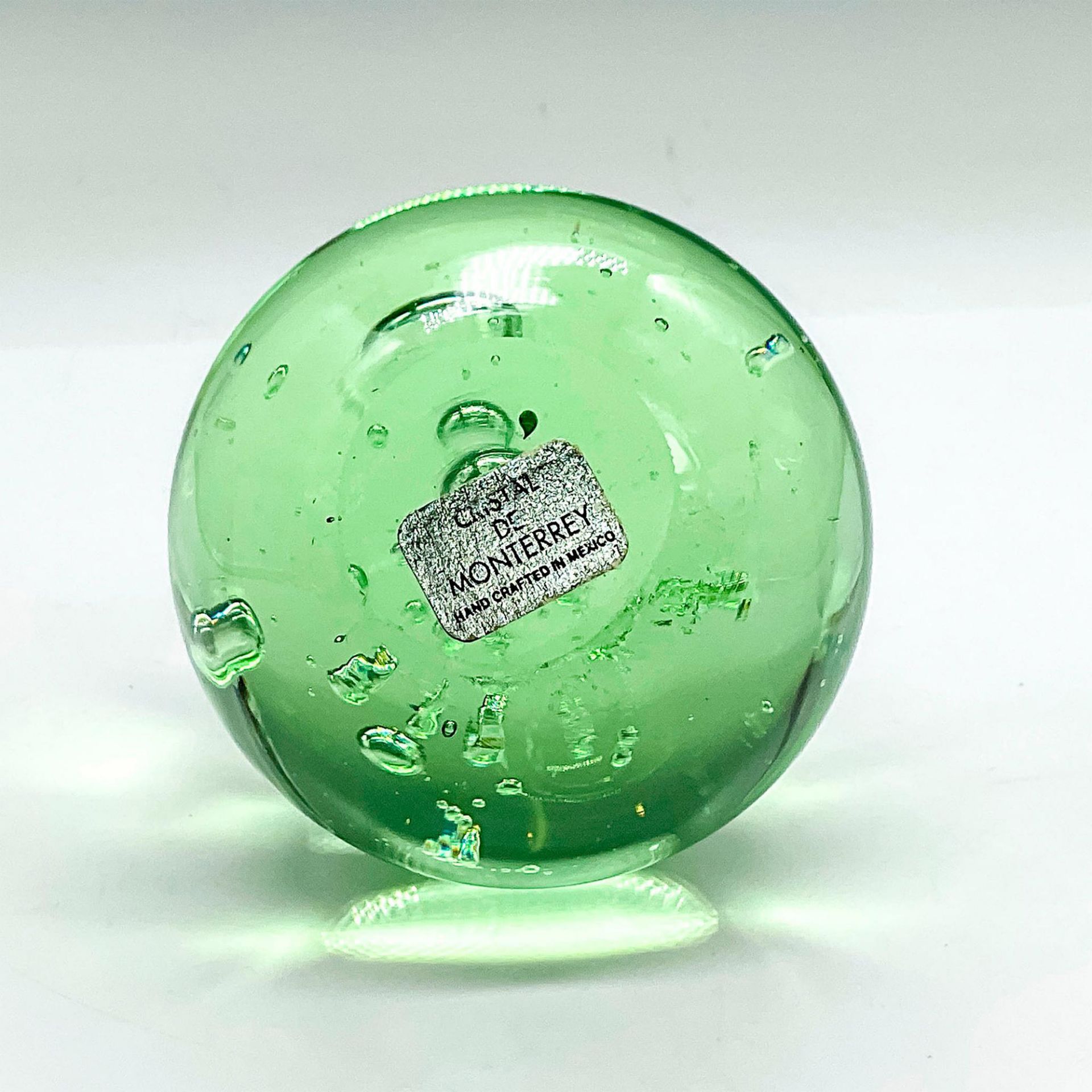 Cristal De Monterrey Green Glass Sphere Orb Paperweight - Bild 3 aus 3