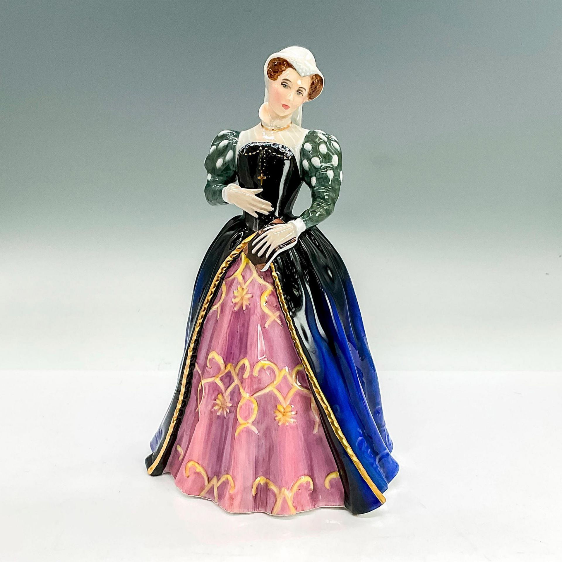 Mary Queen of Scots - HN3142 - Royal Doulton Figurine