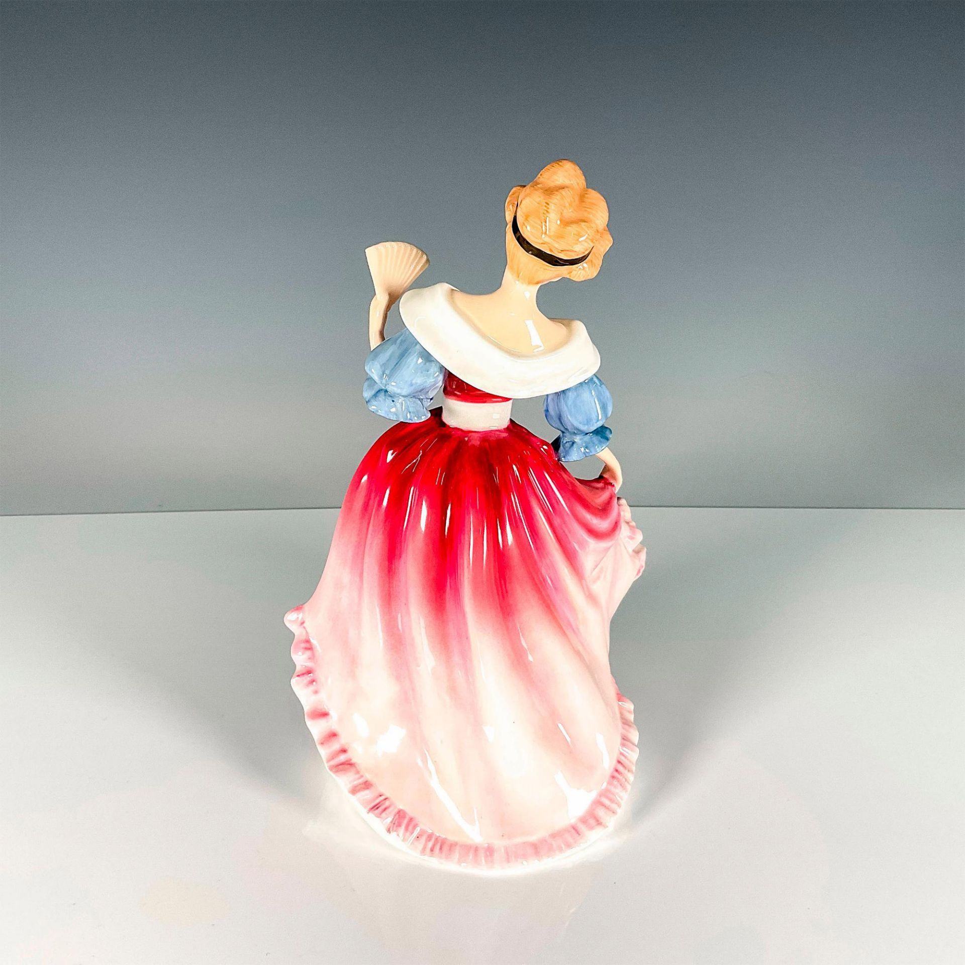 Amy - HN3316 - Royal Doulton Figurine - Bild 2 aus 3