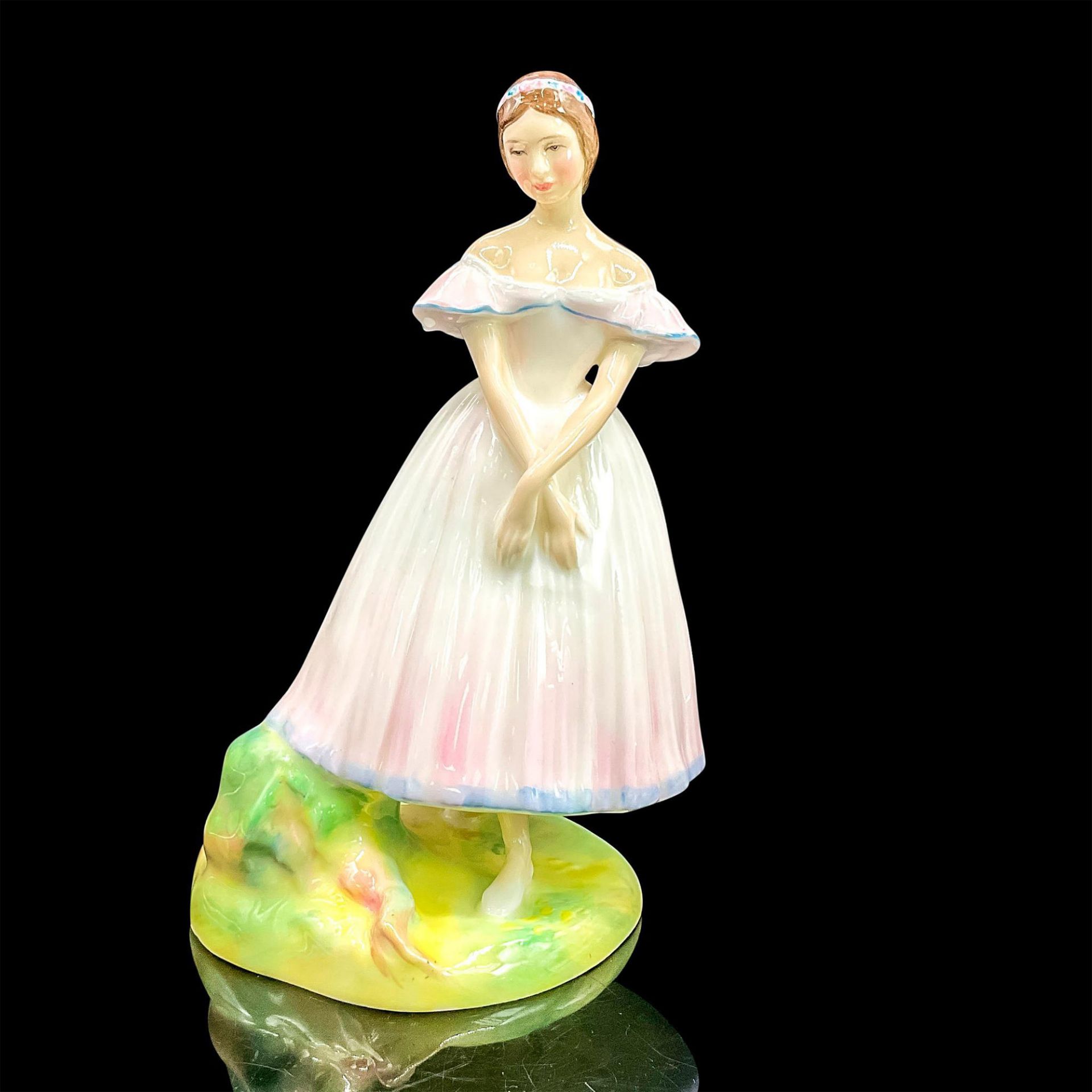 La Sylphide - HN2138 - Royal Doulton Figurine