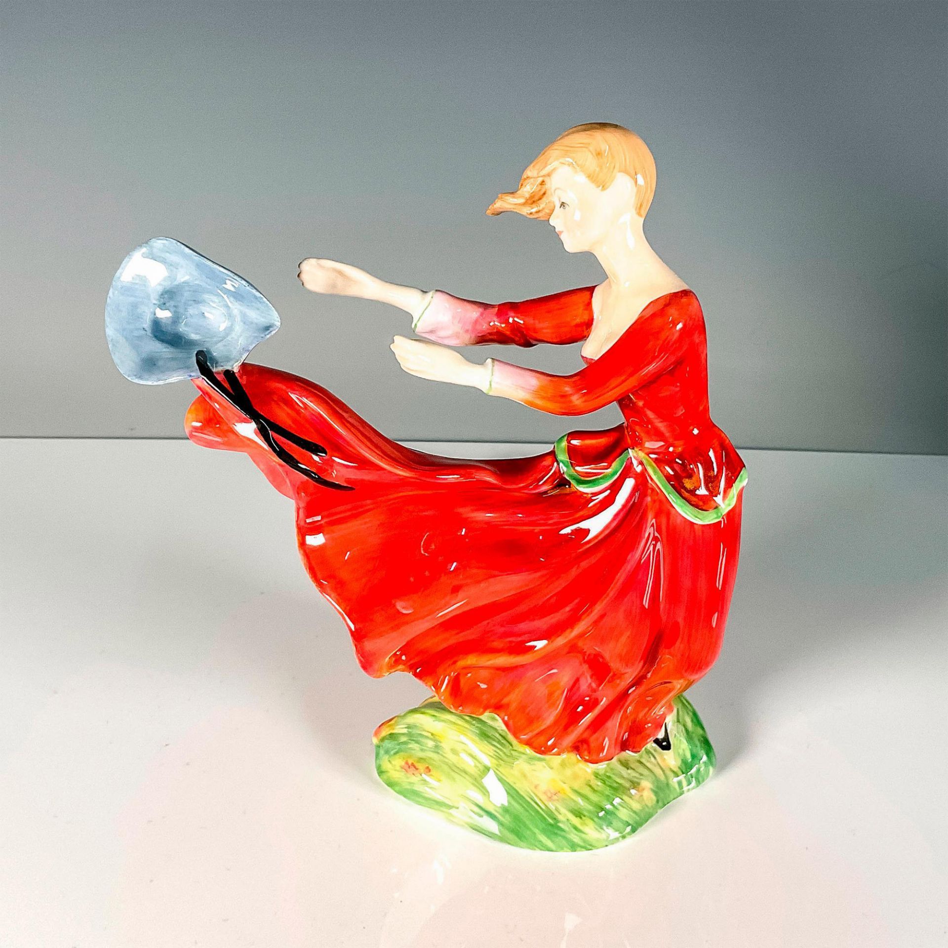 Fiona - HN3252 - Royal Doulton Figurine