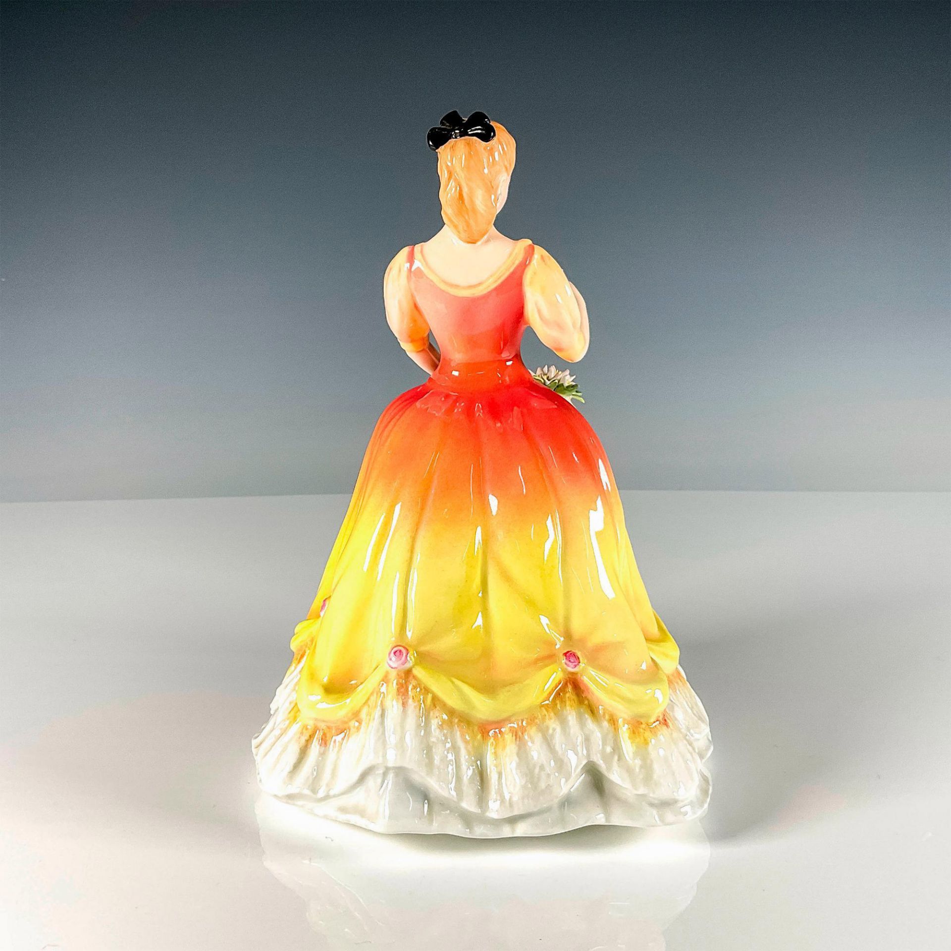 Sarah - HN3380 - Royal Doulton Figurine - Bild 2 aus 3