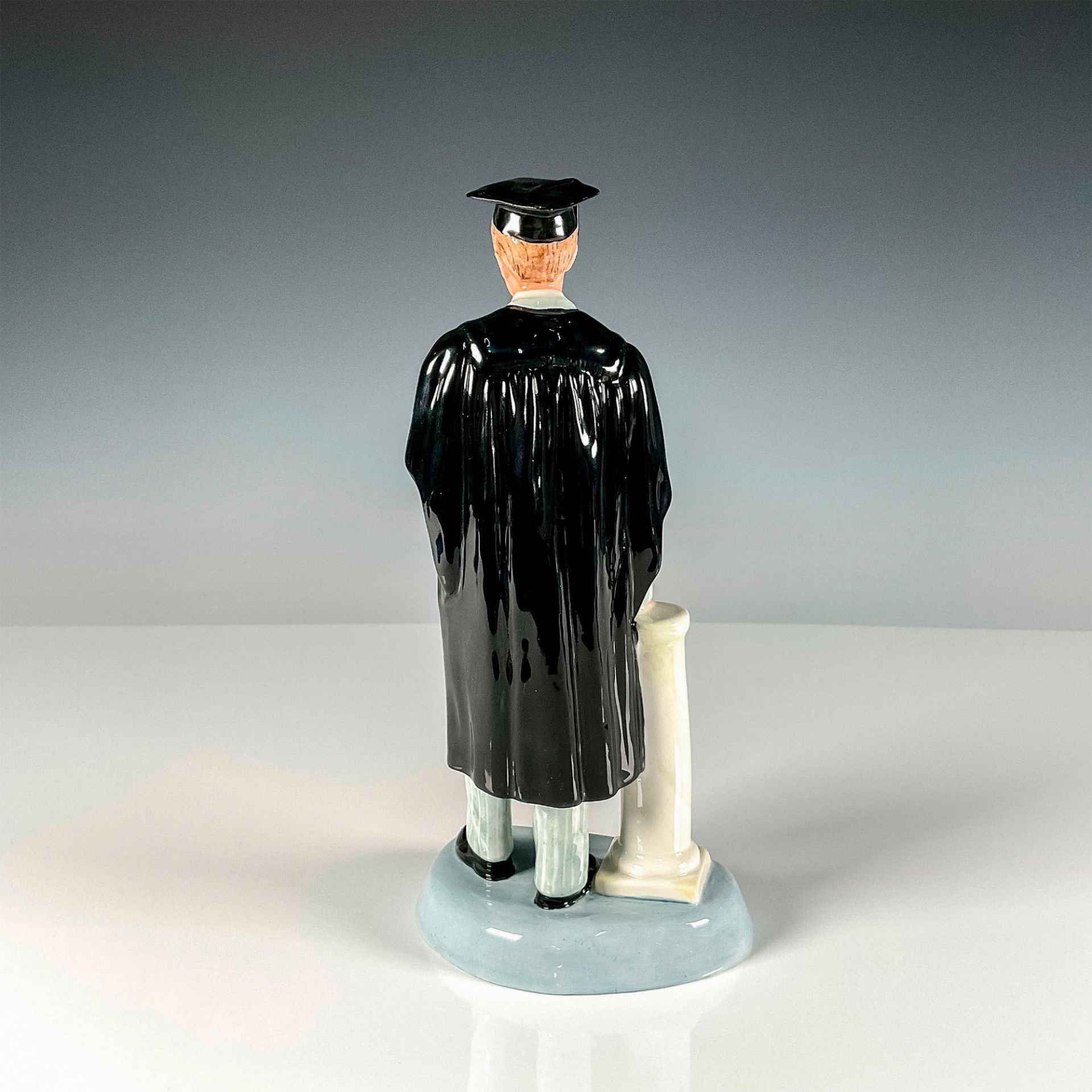 Graduate, (Male) - HN3017 - Royal Doulton Figurine - Image 2 of 4