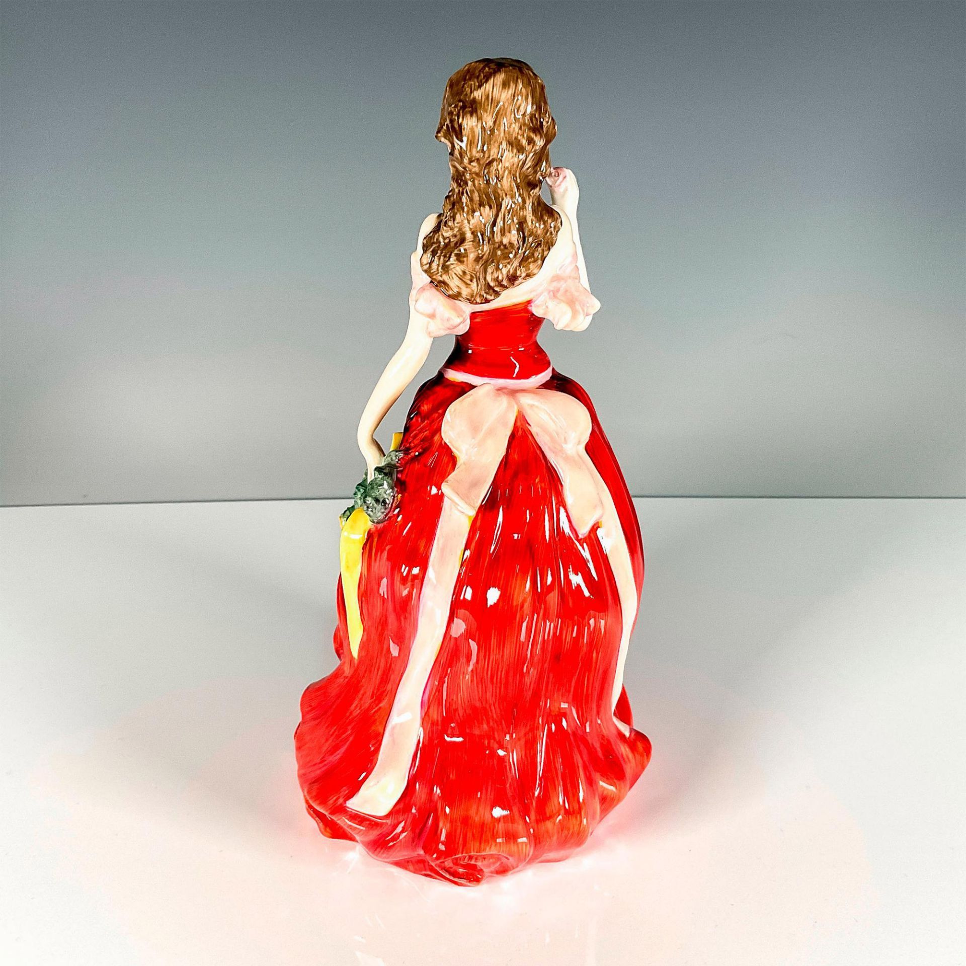 Winter - HN4873 - Royal Doulton Figurine - Bild 2 aus 3