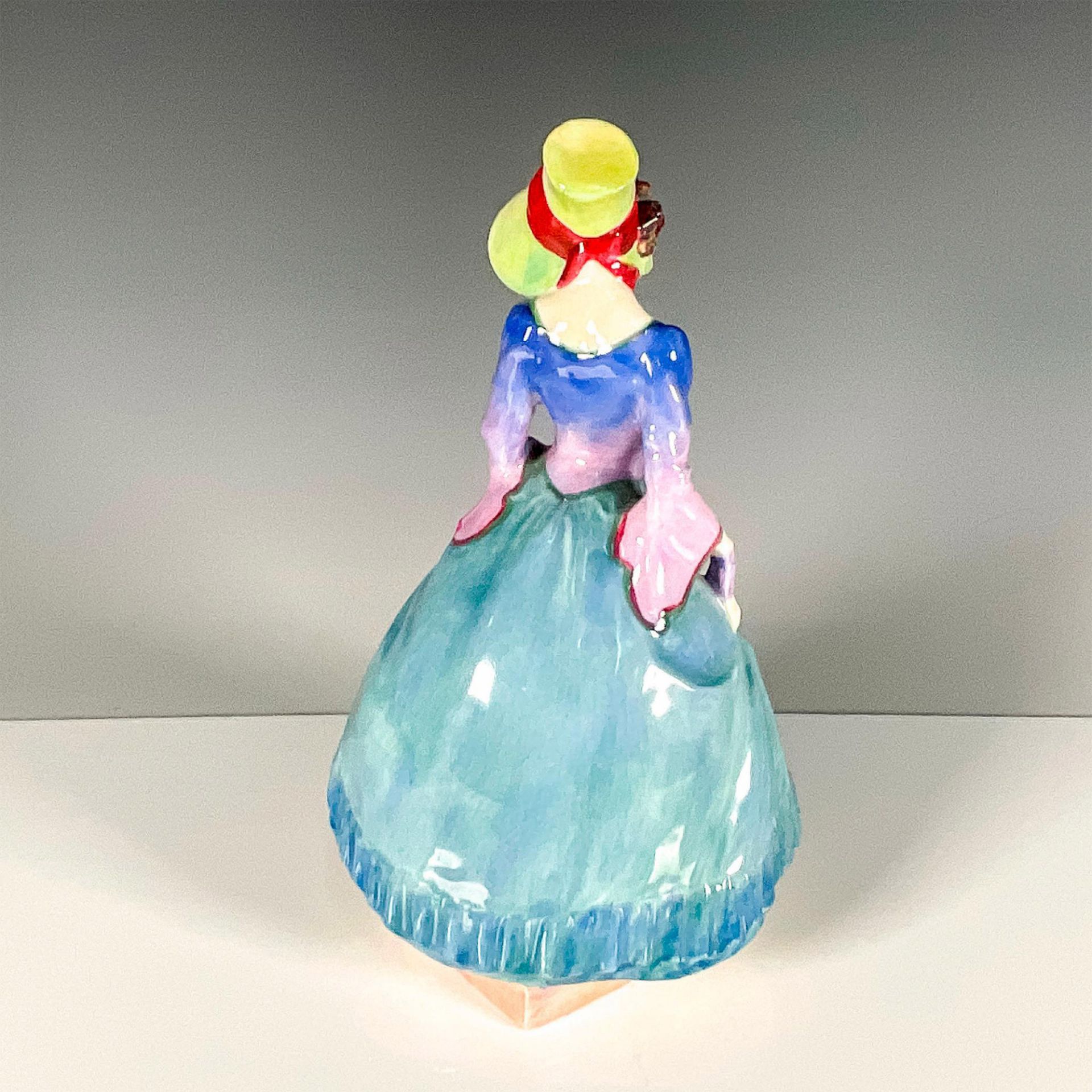 Pantalettes - HN1362 - Royal Doulton Figurine - Bild 2 aus 3