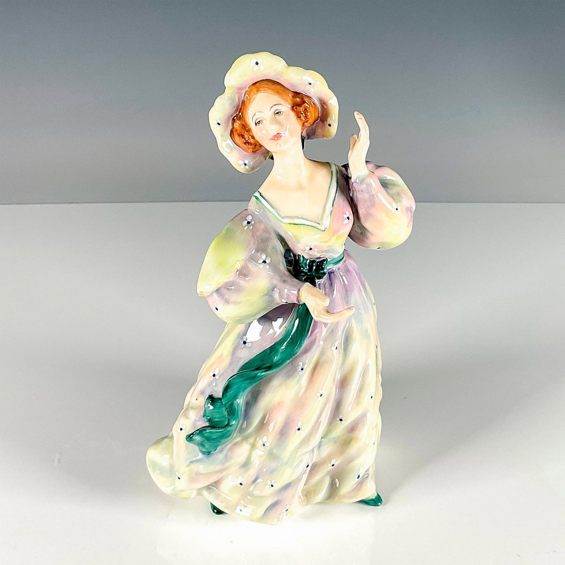 Grand Manner - HN2723 - Royal Doulton Figurine