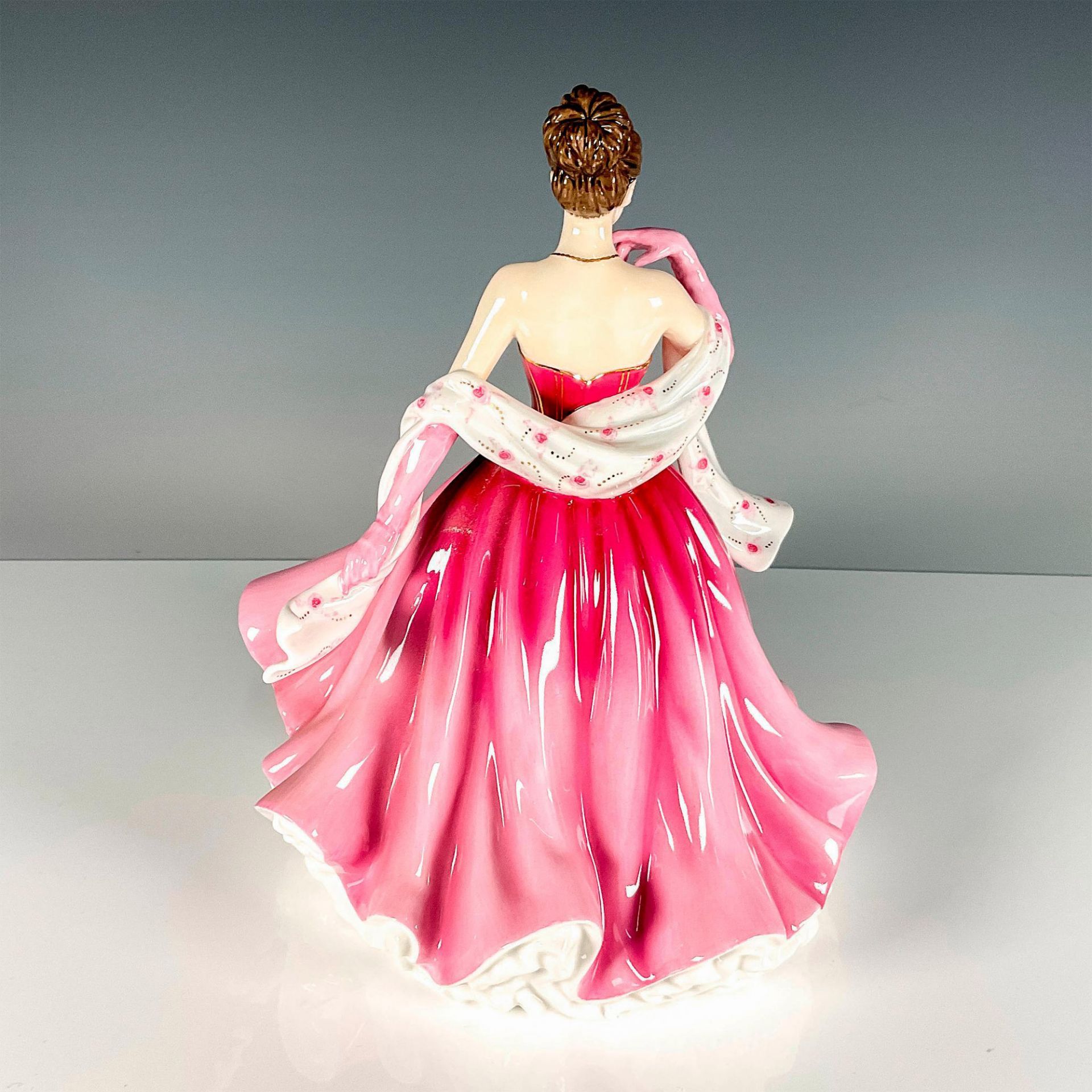 Alexandra - HN5373 - Royal Doulton Figurine - Bild 2 aus 3