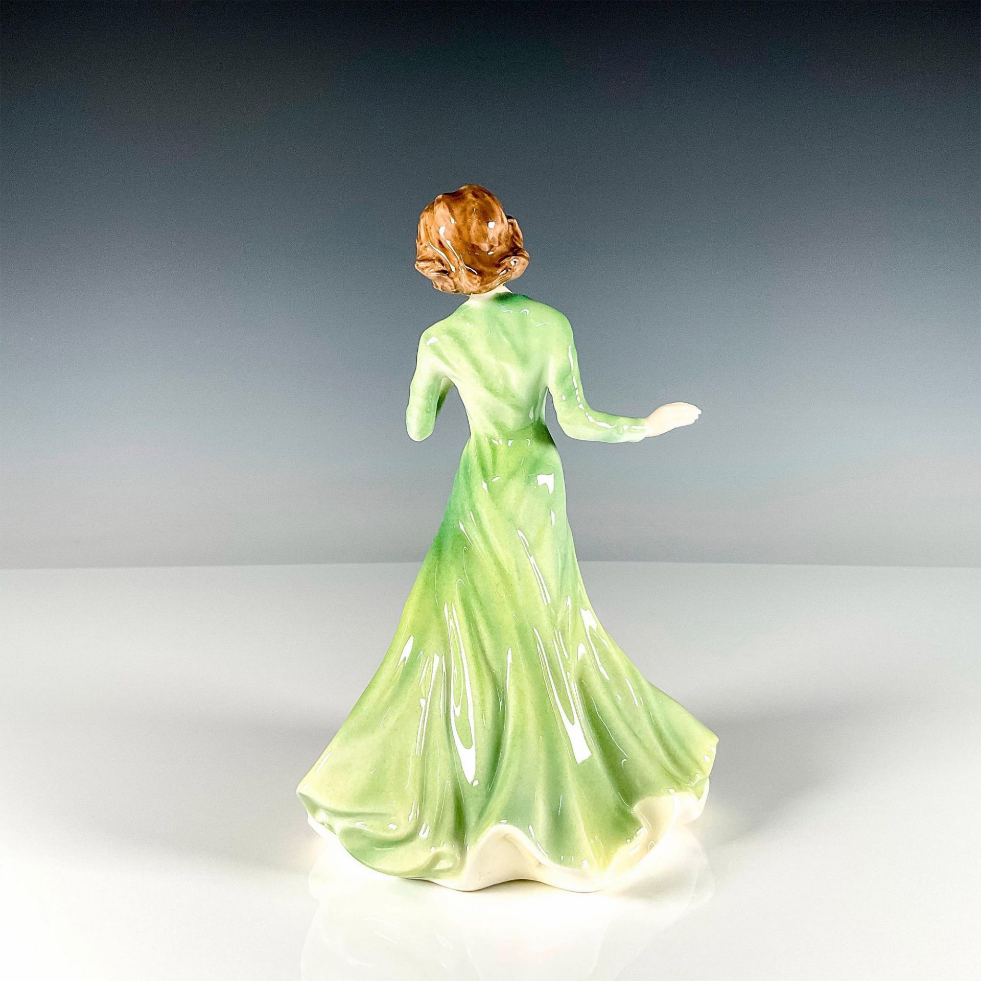 Hayley - HN4556 - Royal Doulton Figurine - Bild 2 aus 4