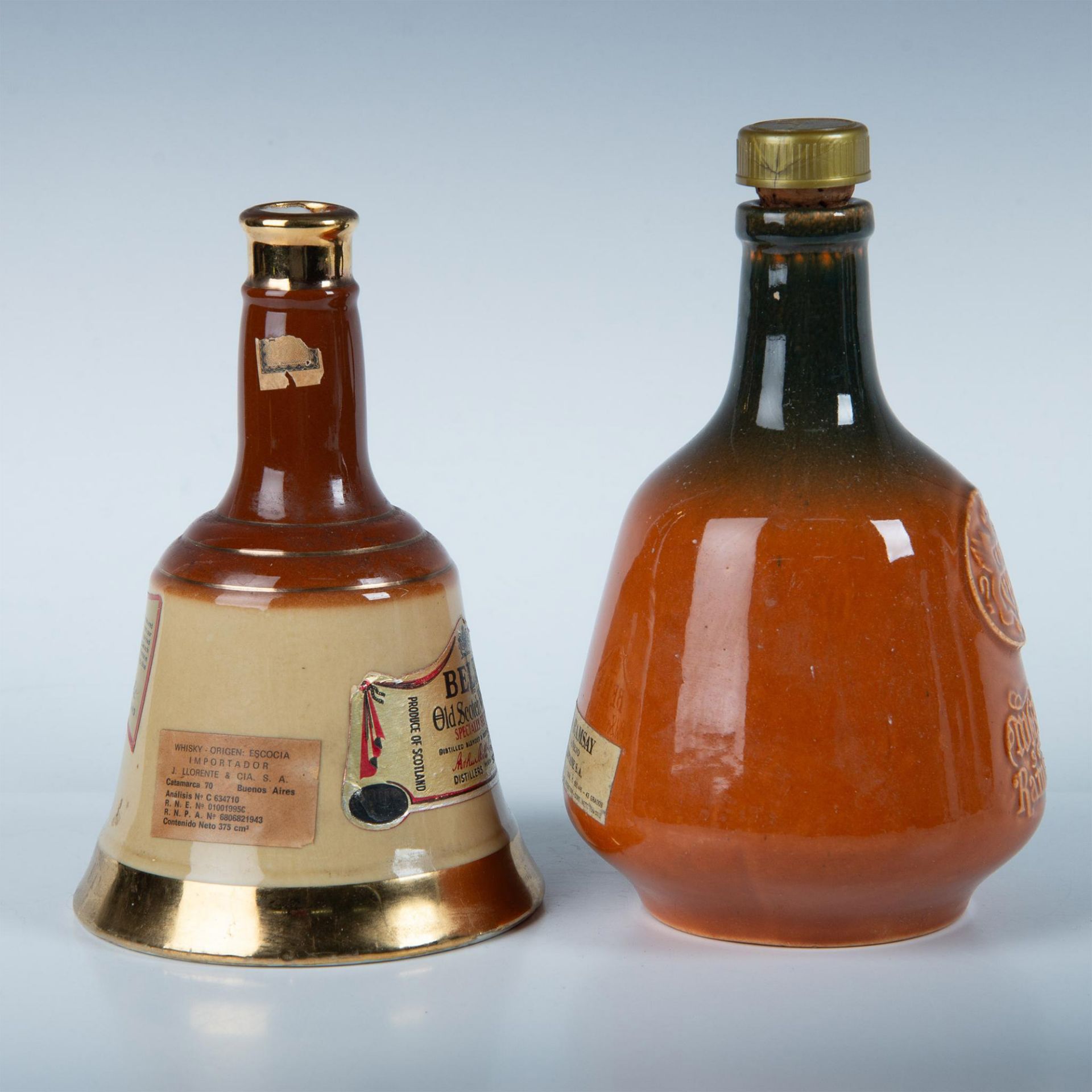 2pc Ceramic Whisky Bottles, Bell's & Whisky Ramsay - Image 4 of 7