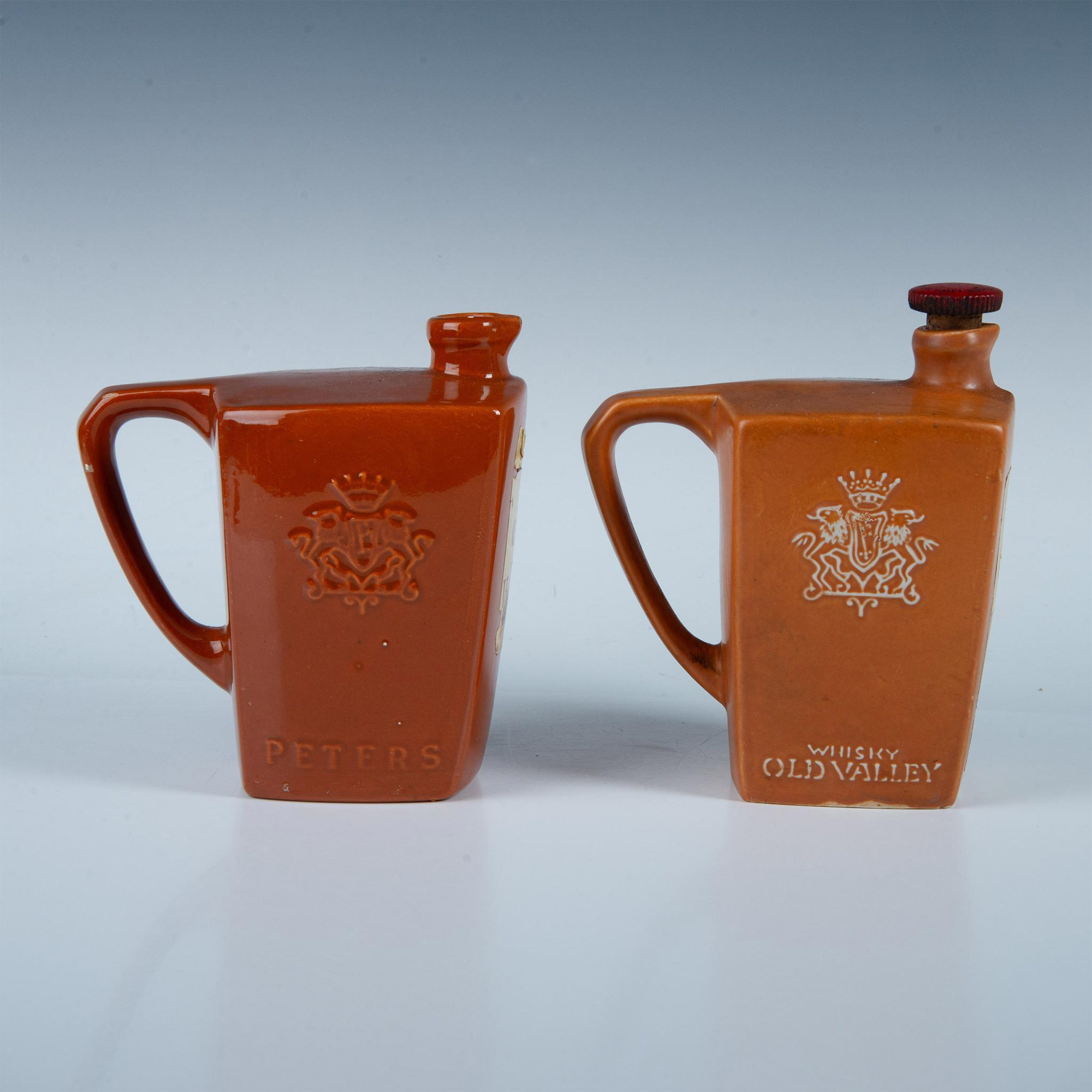 2pc Vintage Ceramic Peter's Old Valley Whisky Bottles - Image 4 of 6