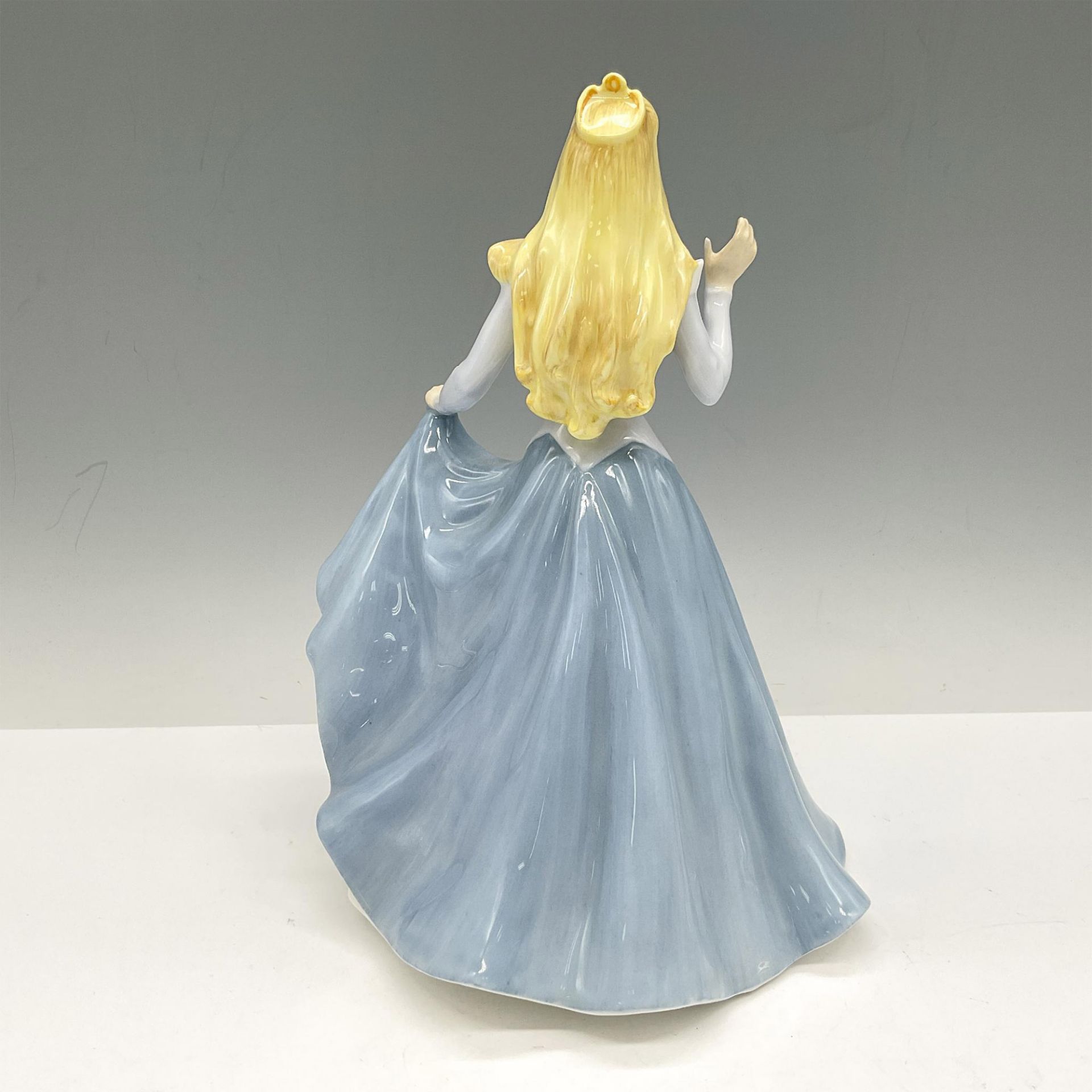 Aurora - HN3833 - Royal Doulton Figurine - Bild 2 aus 3