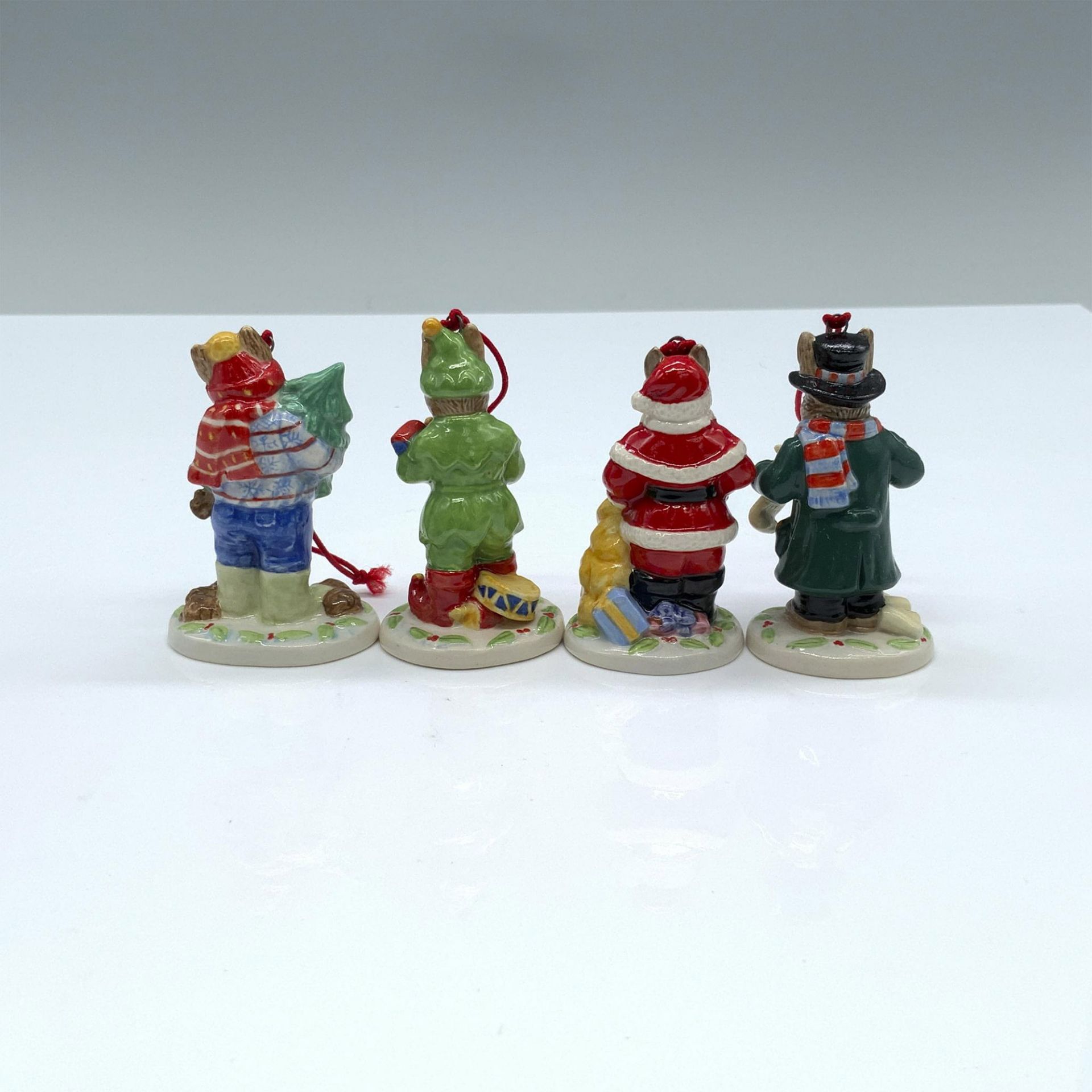 4pc Royal Doulton Bunnykins Mini Christmas Ornaments - Image 2 of 3