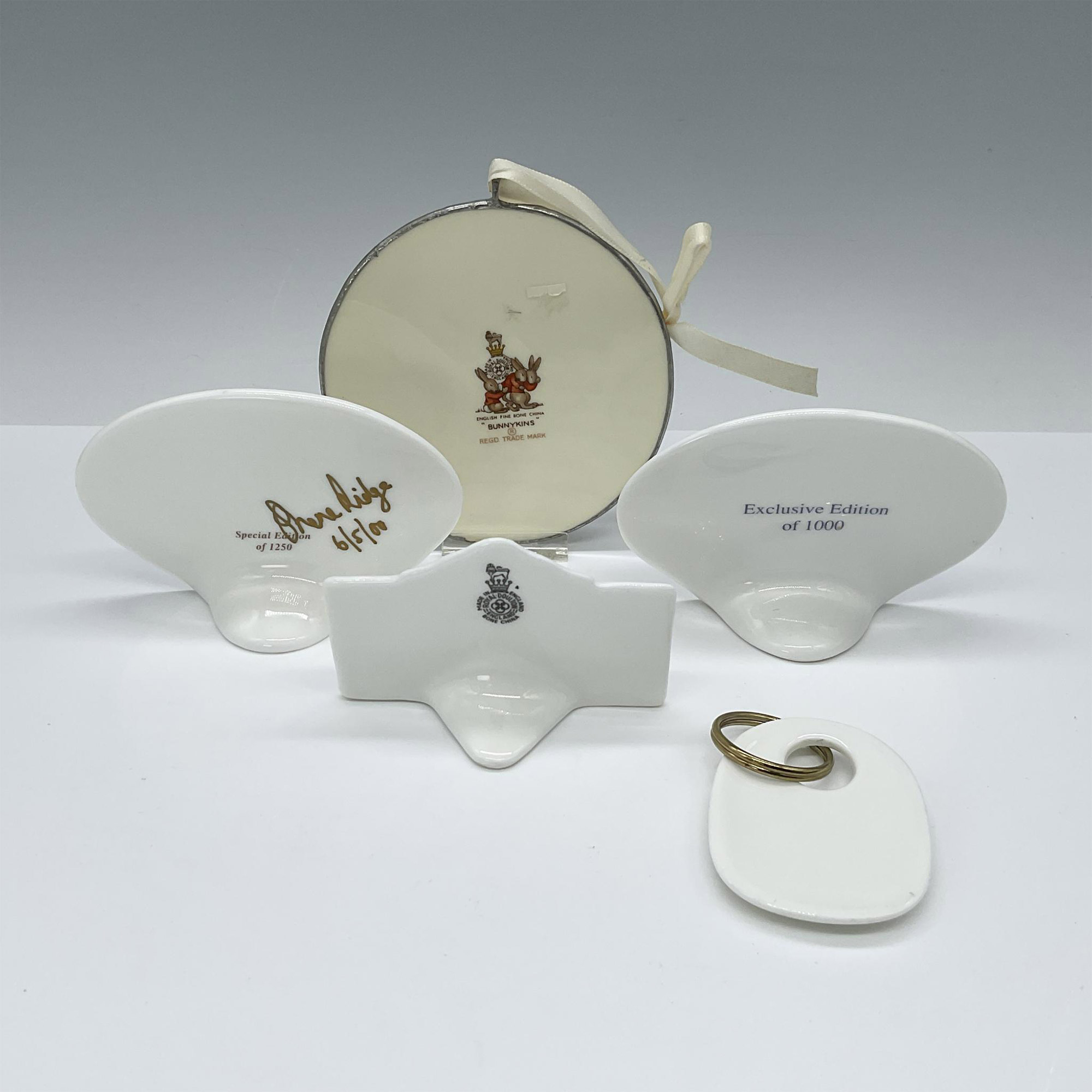 5pc Royal Doulton Bunnykins Porcelain Grouping - Image 2 of 3