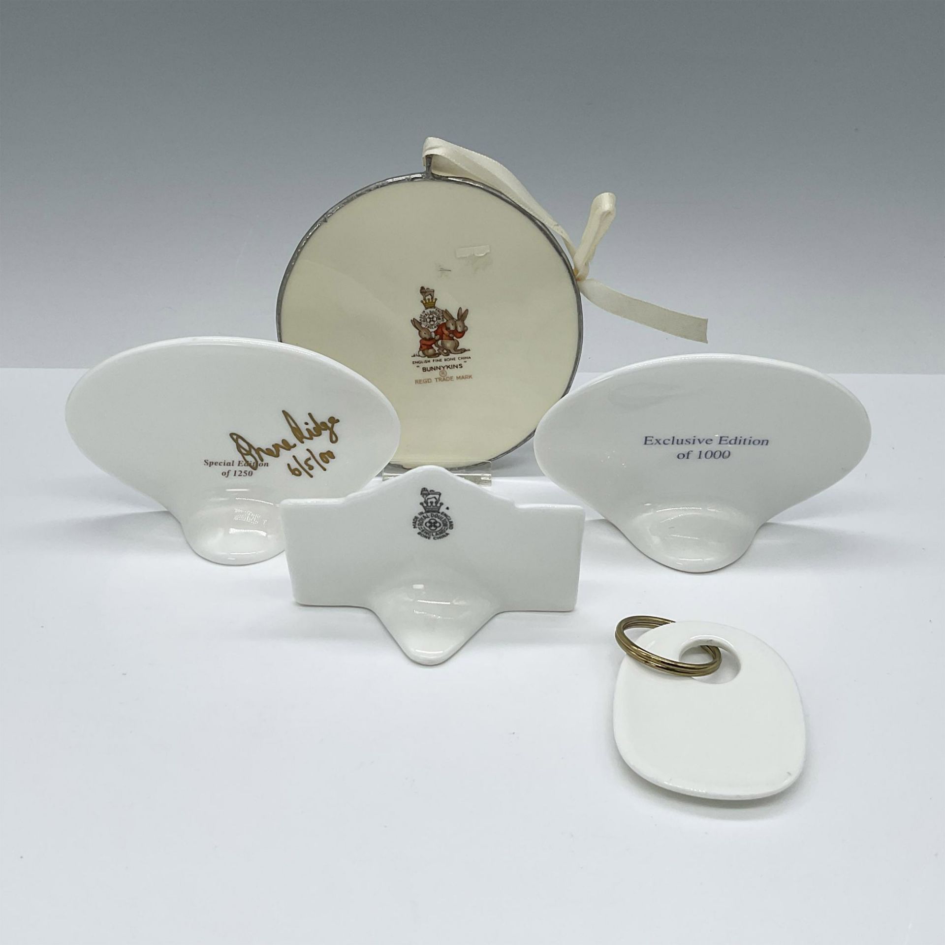 5pc Royal Doulton Bunnykins Porcelain Grouping - Bild 2 aus 3