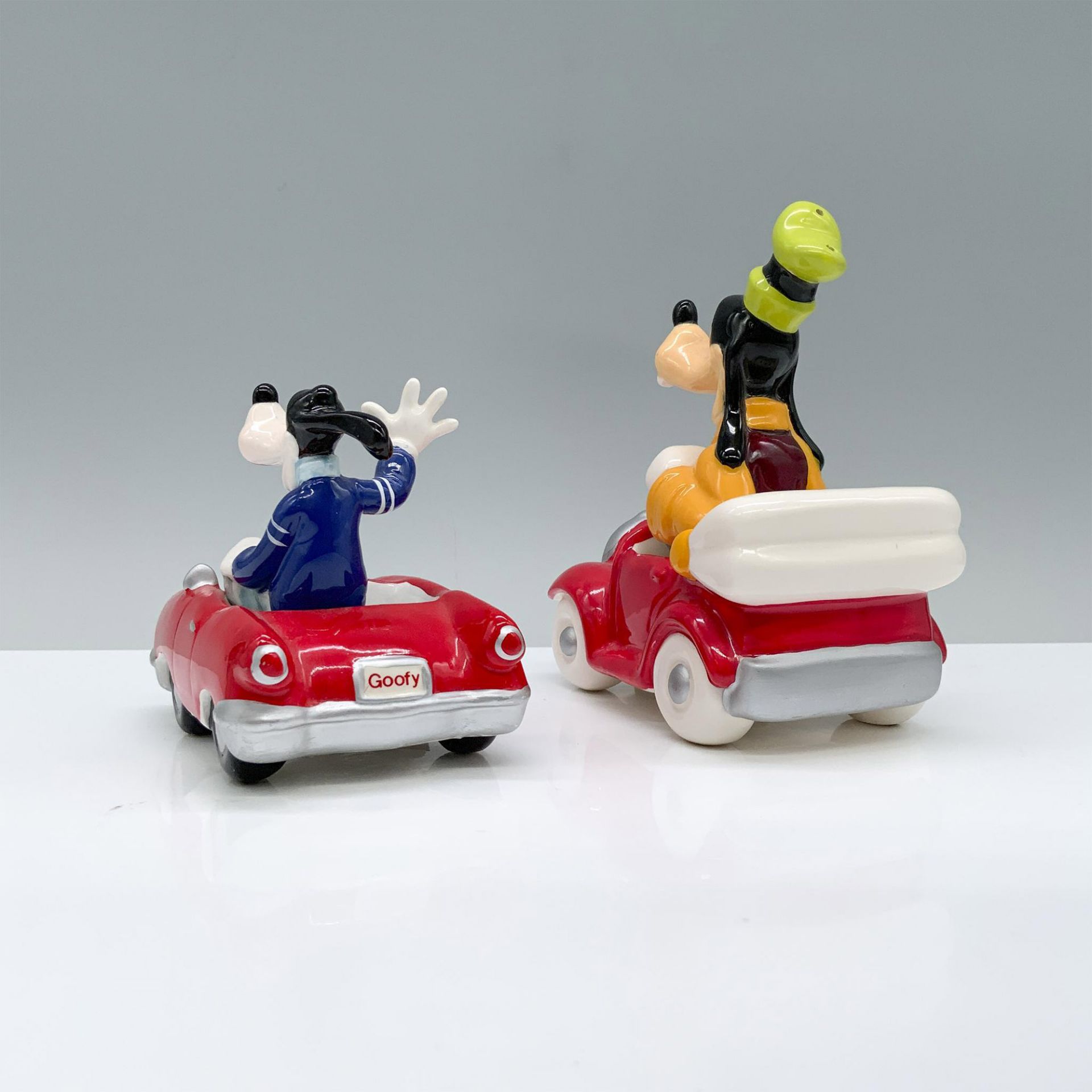 2pc Disney Goofy Car Themed Figurines - Bild 2 aus 3