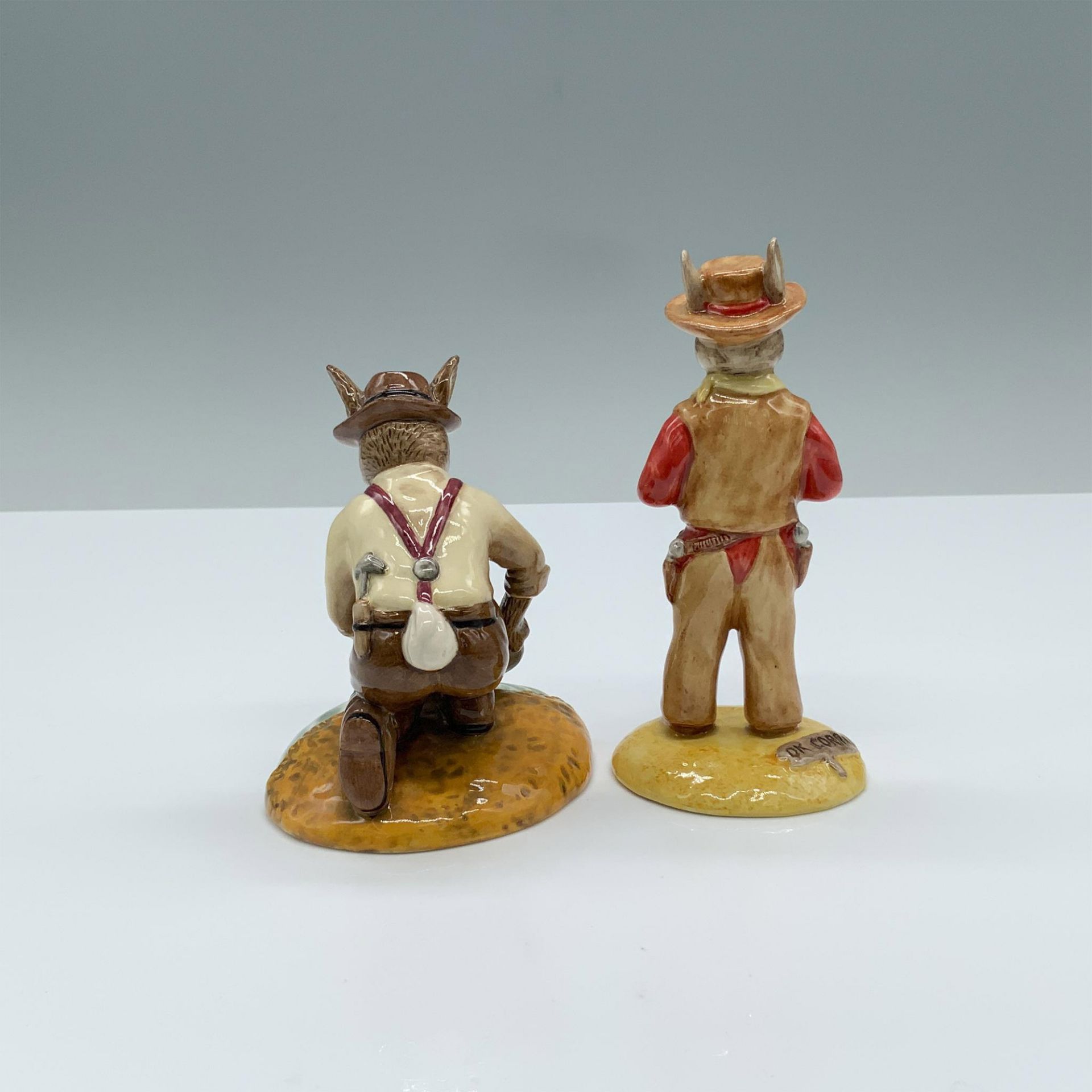 2pc Royal Doulton Bunnykins Figurines, Wild West DB201/434 - Bild 2 aus 3