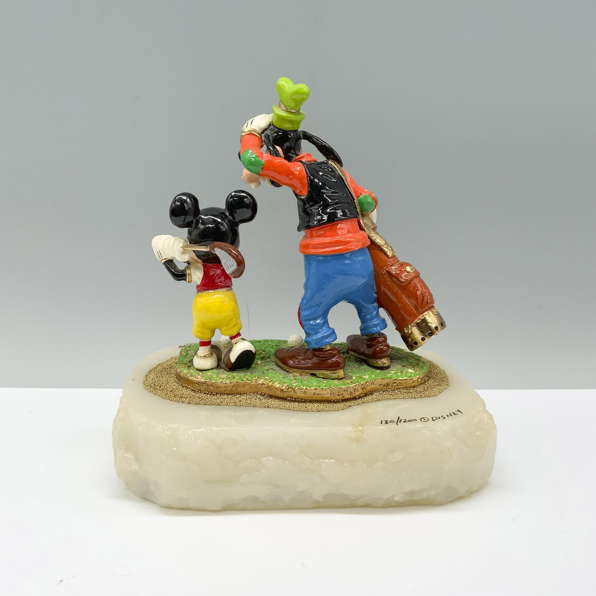 Ron Lee (American 1947-1959), Disney Mickey and Goofy Golfing Sculpture - Bild 2 aus 3