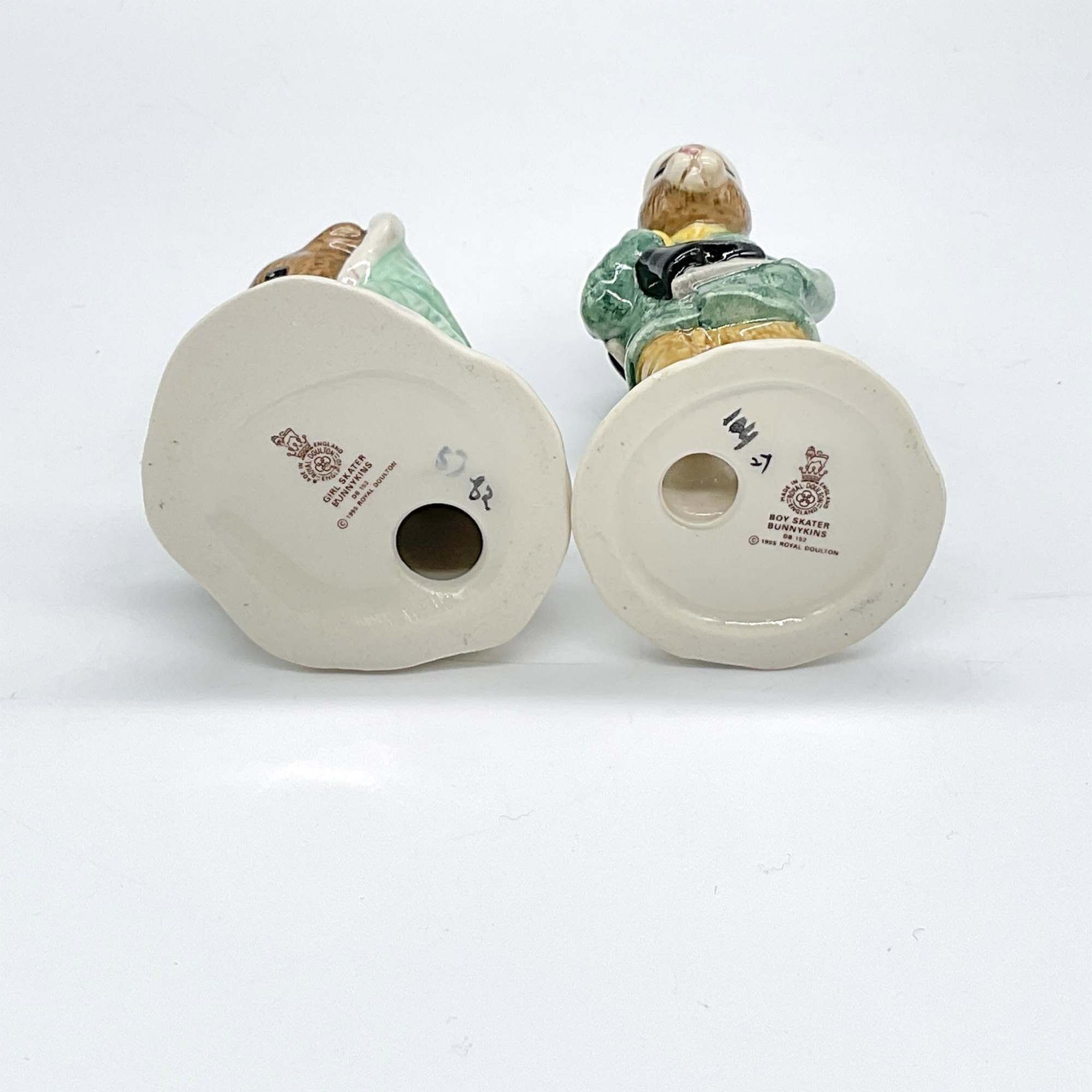 2pc Royal Doulton Bunnykins Figurines, Boy & Girl Skaters - Image 3 of 3