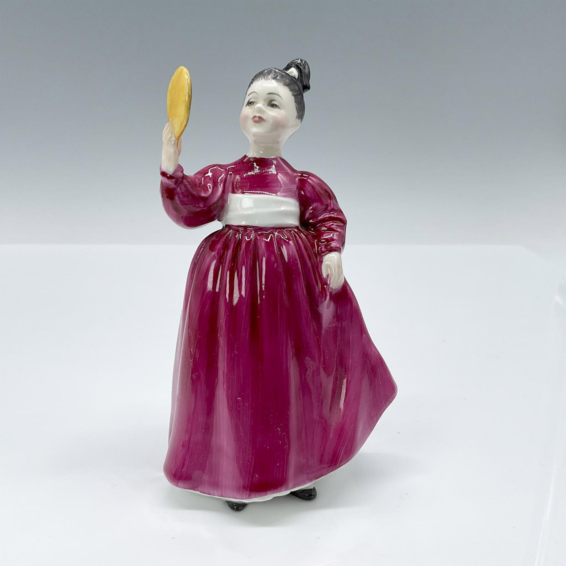 Vanity - HN2475 - Royal Doulton Figurine