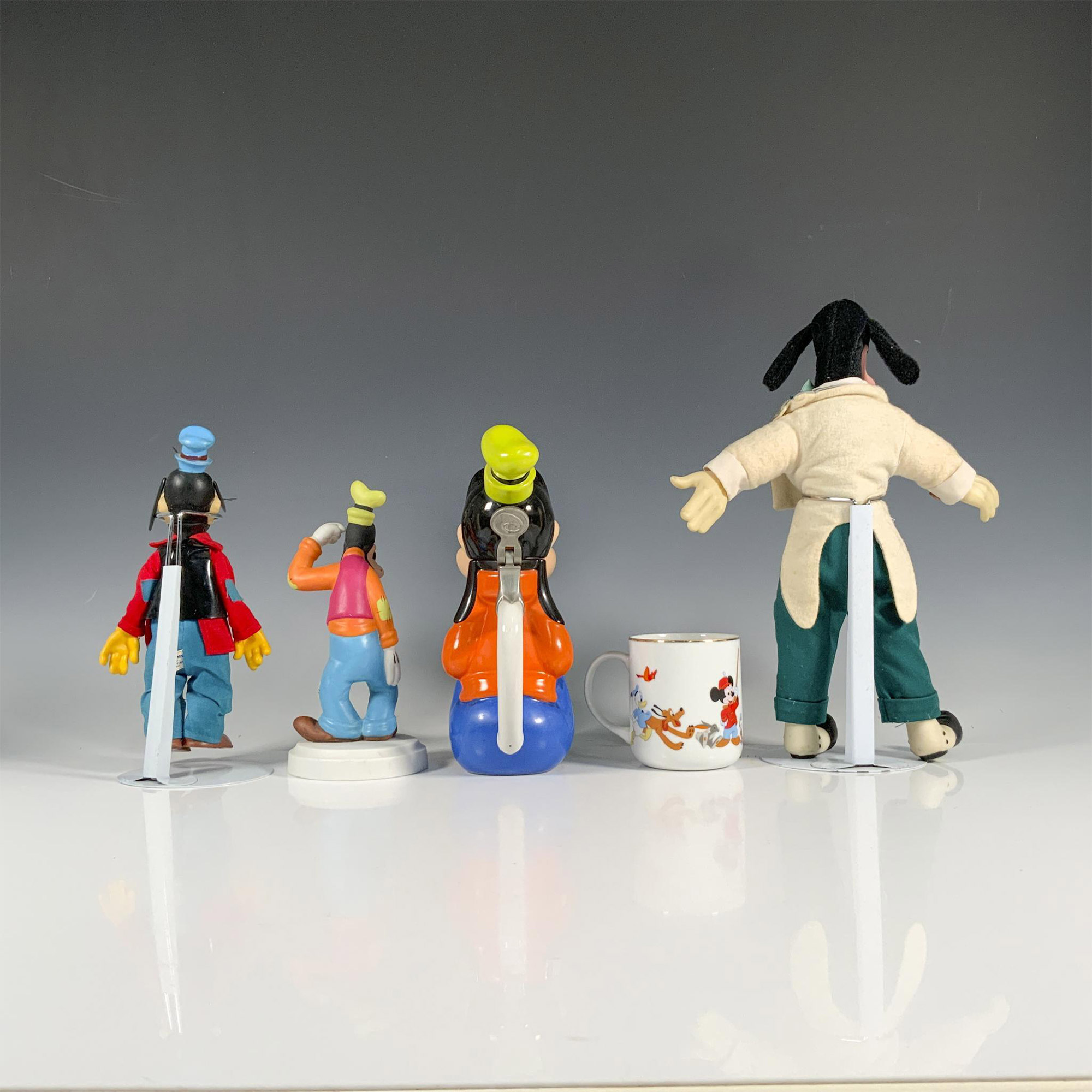 5pc Goofy Themed Disney Figurine, Dolls, and Mugs - Image 2 of 3