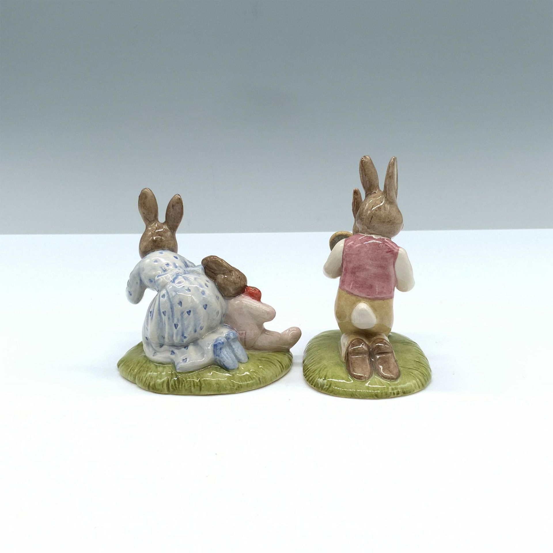 2pc Royal Doulton Bunnykins Figurines, Tennis & Strawberries - Bild 2 aus 3