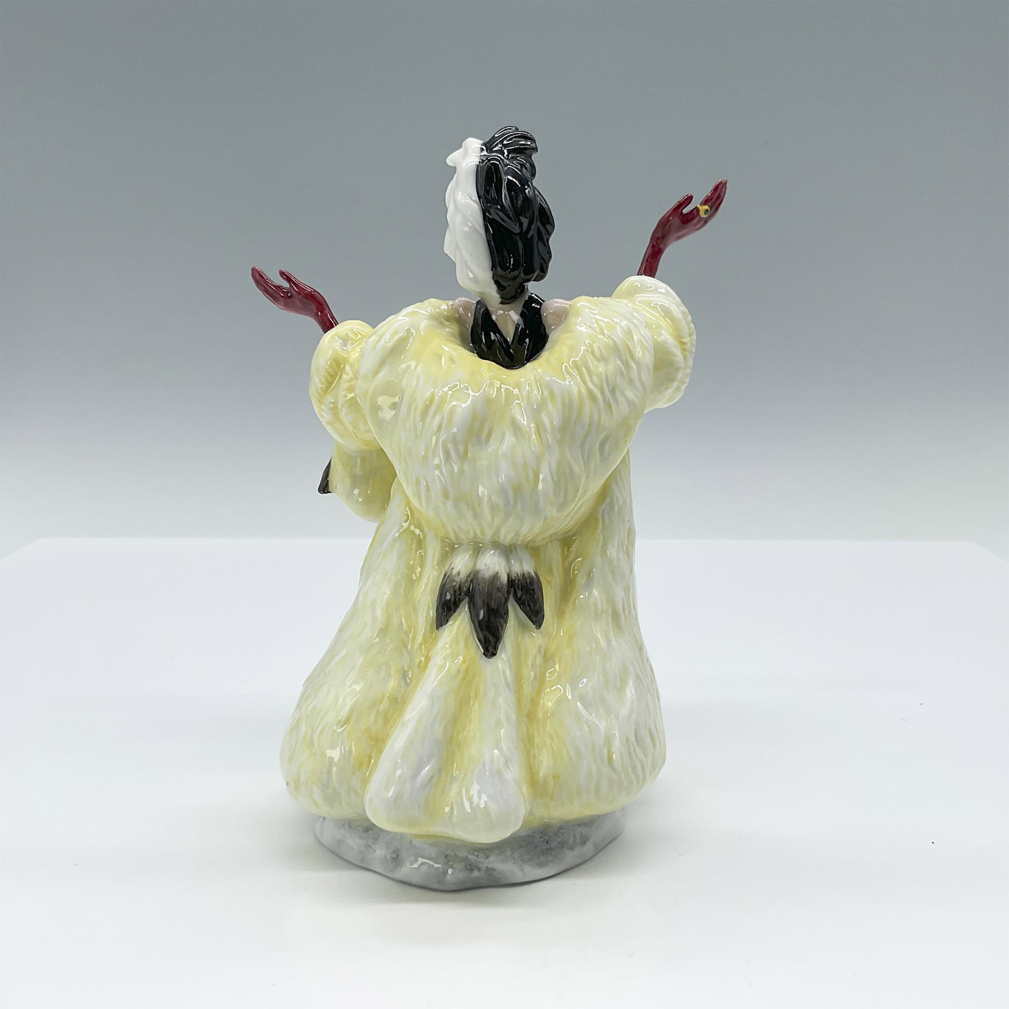 101 Dalmatians Cruella De Vil - Royal Doulton Walt Disney Figurine - Image 2 of 3