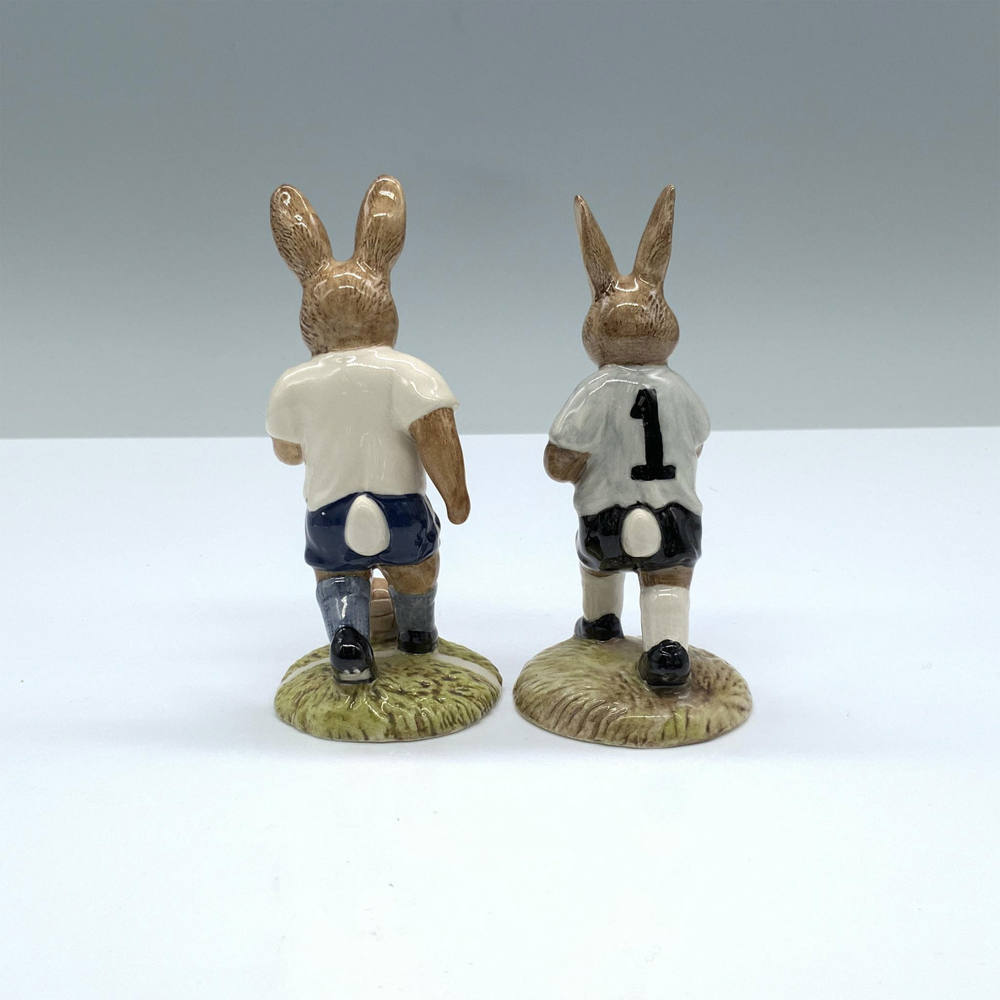 2pc Royal Doulton Bunnykins Figurines, Footballers DB122/121 - Image 2 of 3