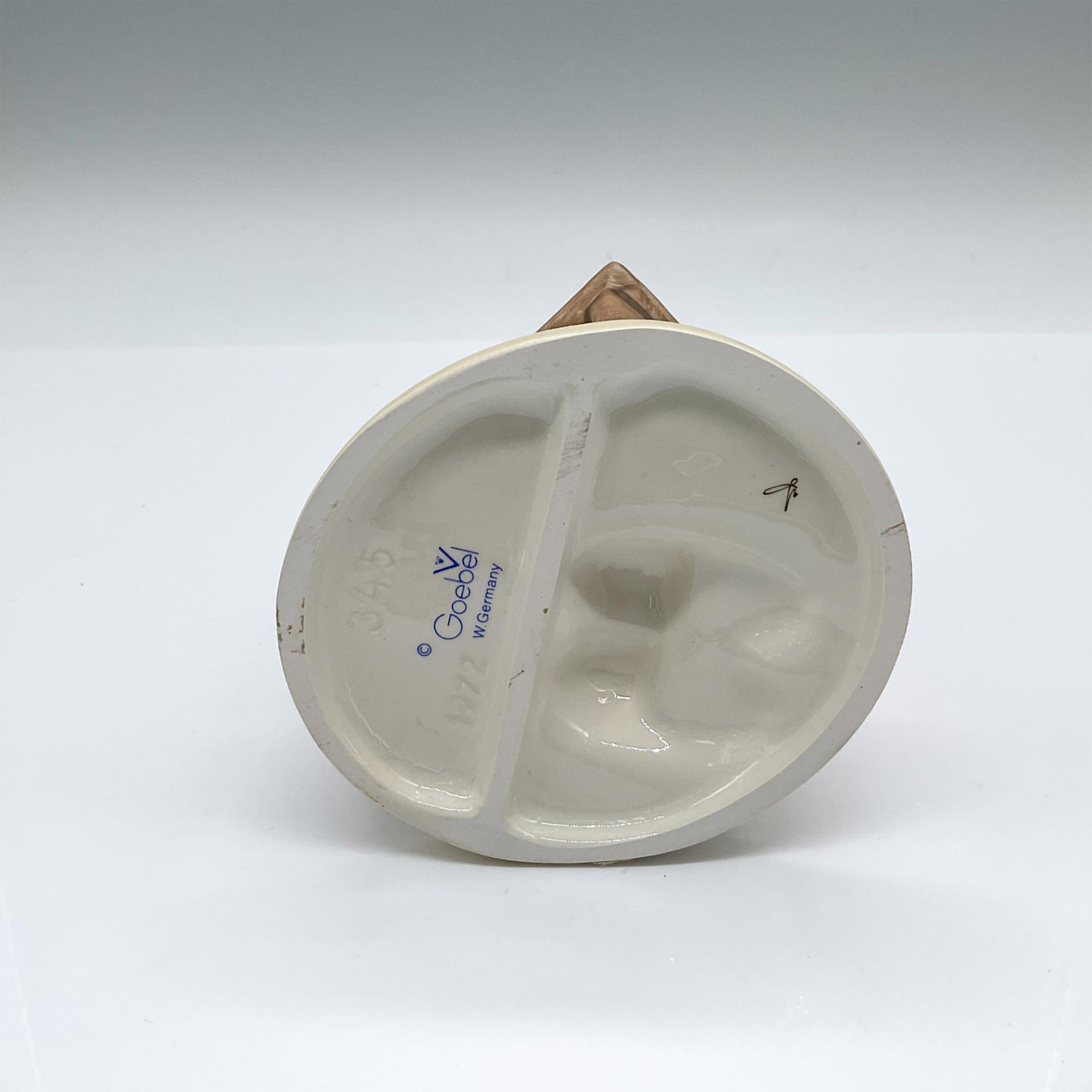 Goebel Hummel Porcelain Figurine, A Fair Measure - Bild 3 aus 3