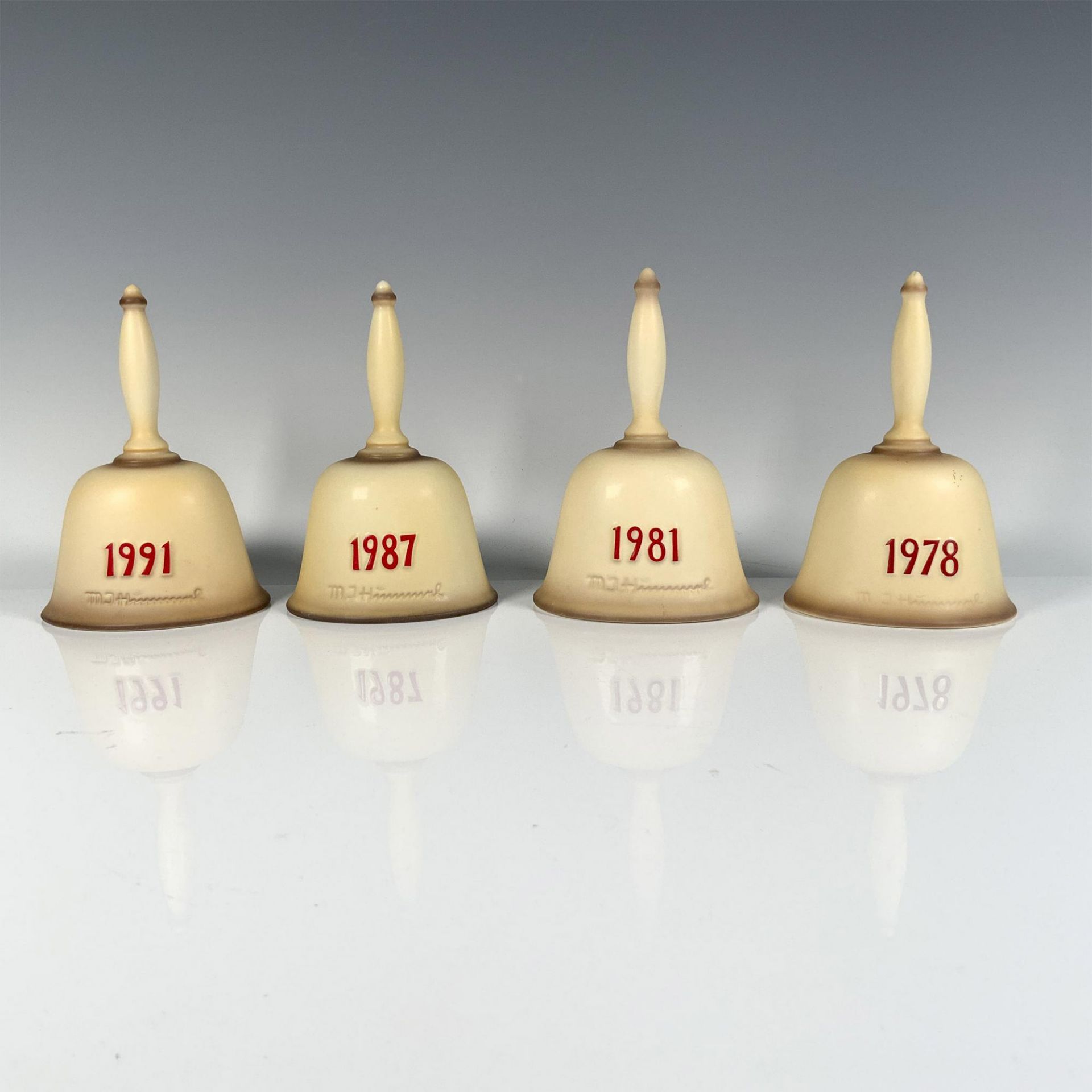 4pc Goebel Hummel Annual Bells, HUM 700, 703, 709, 713 - Image 2 of 3