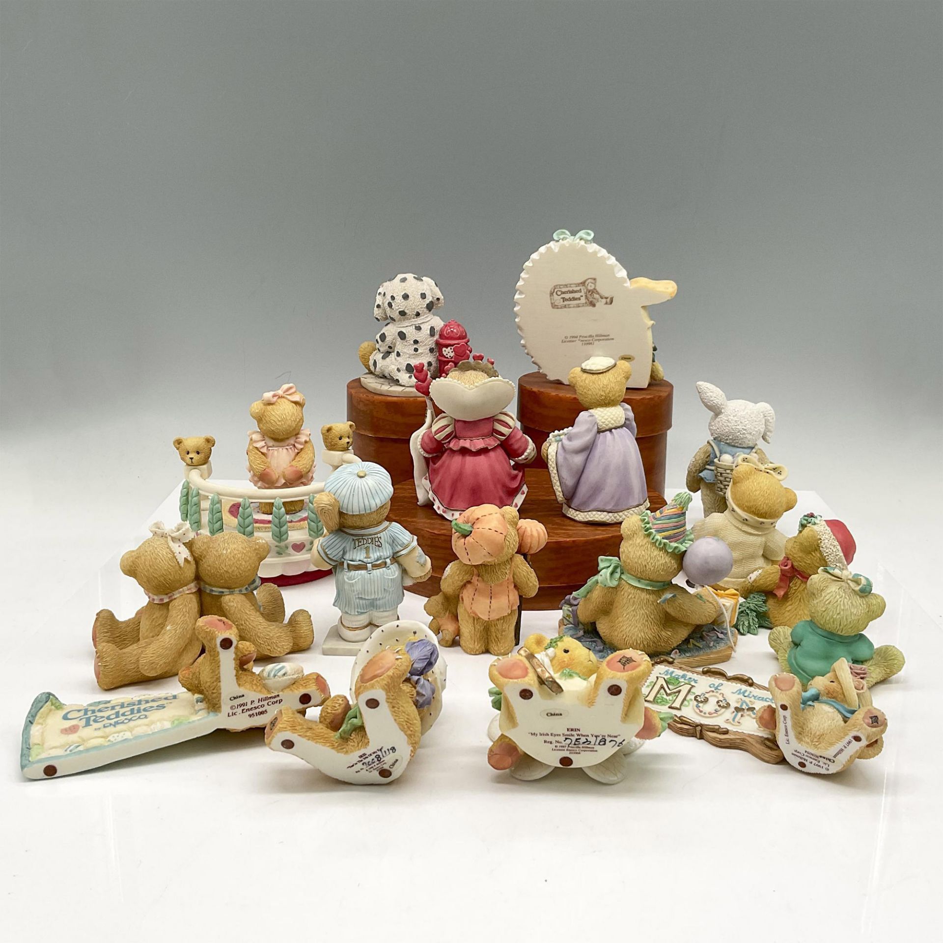21pc Cherished Teddies Figurines + Bases - Bild 3 aus 3