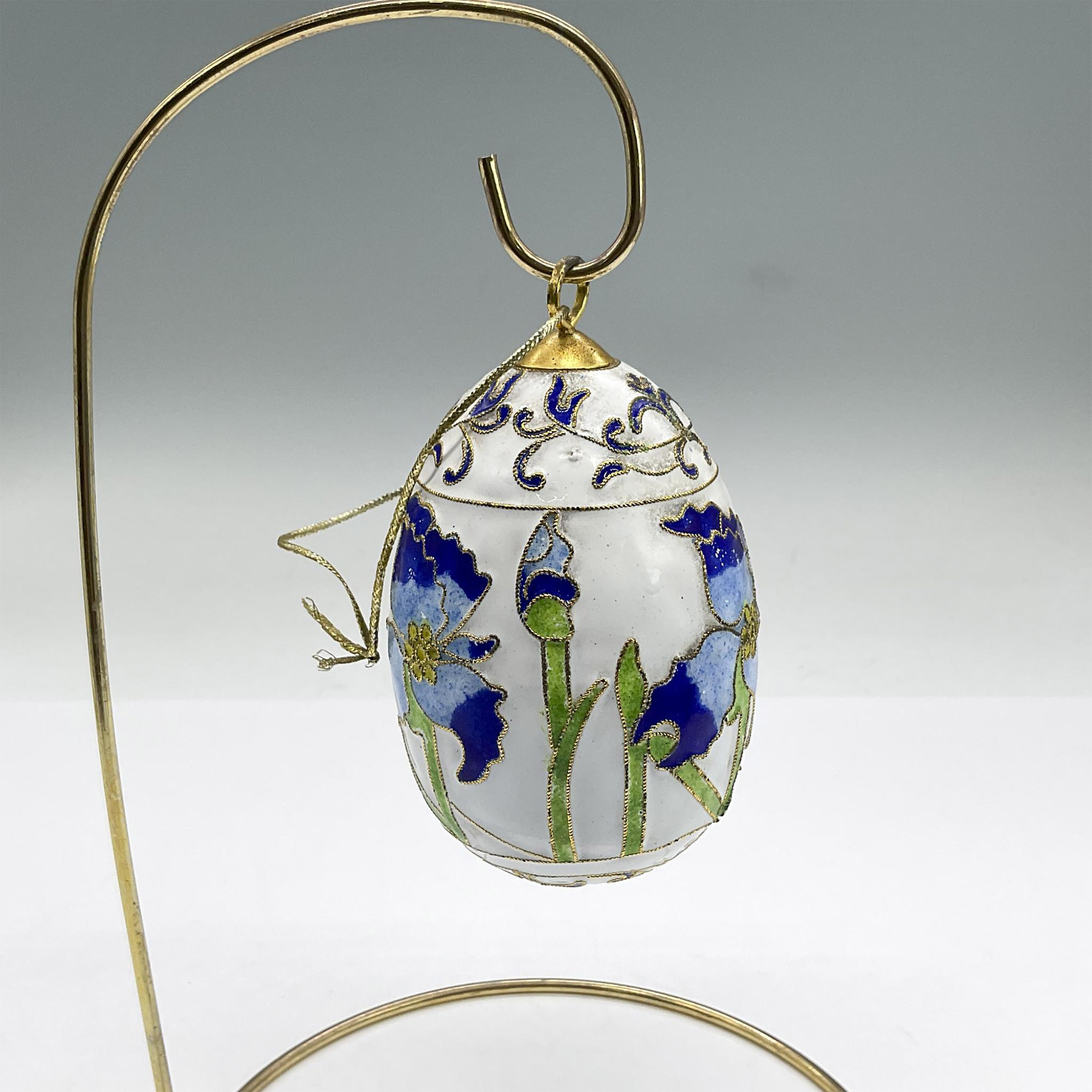 Vintage Cloisonne Enamel Egg Ornament, Blue Flowers - Image 2 of 3