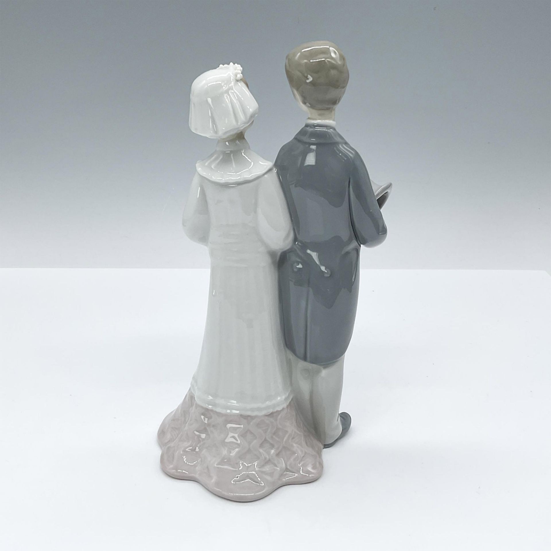 Wedding 1004808 - Lladro Porcelain Figurine - Image 2 of 3