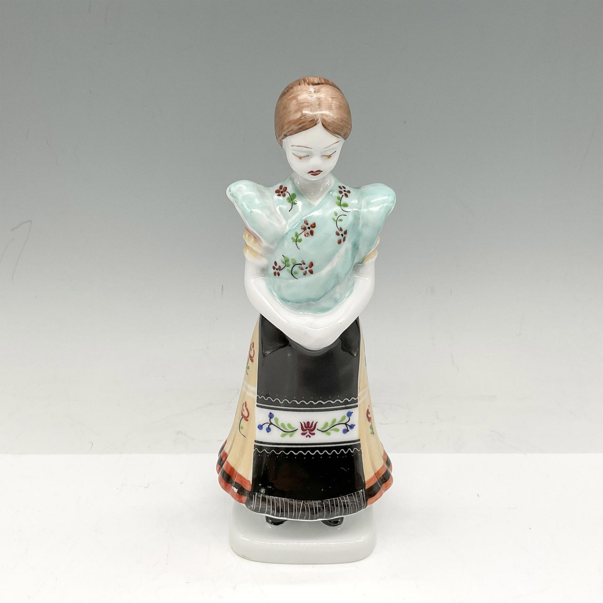 Holohaza Porcelain Figurine, Folk Figurine