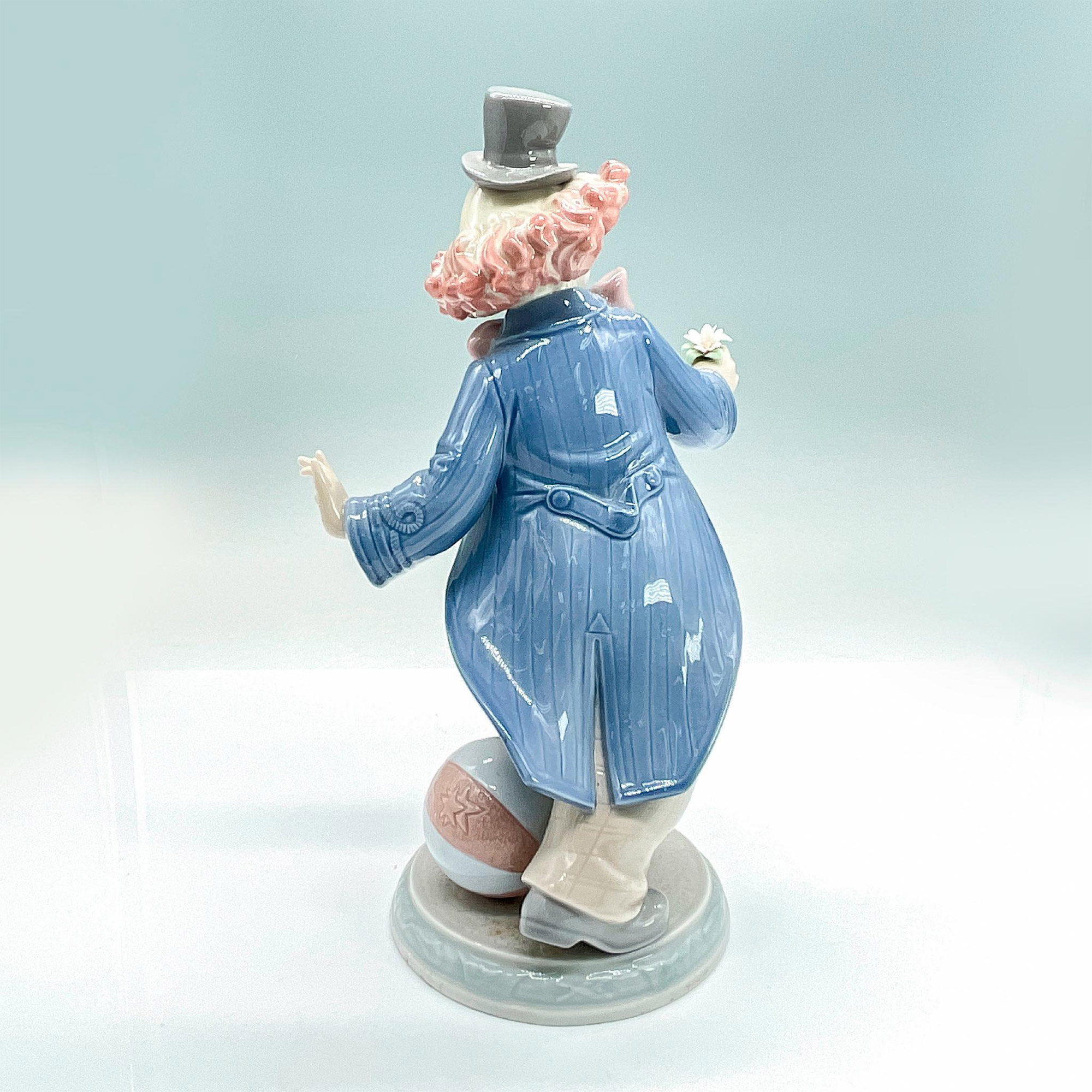 For A Smile 1006937 - Lladro Porcelain Figurine - Image 2 of 3