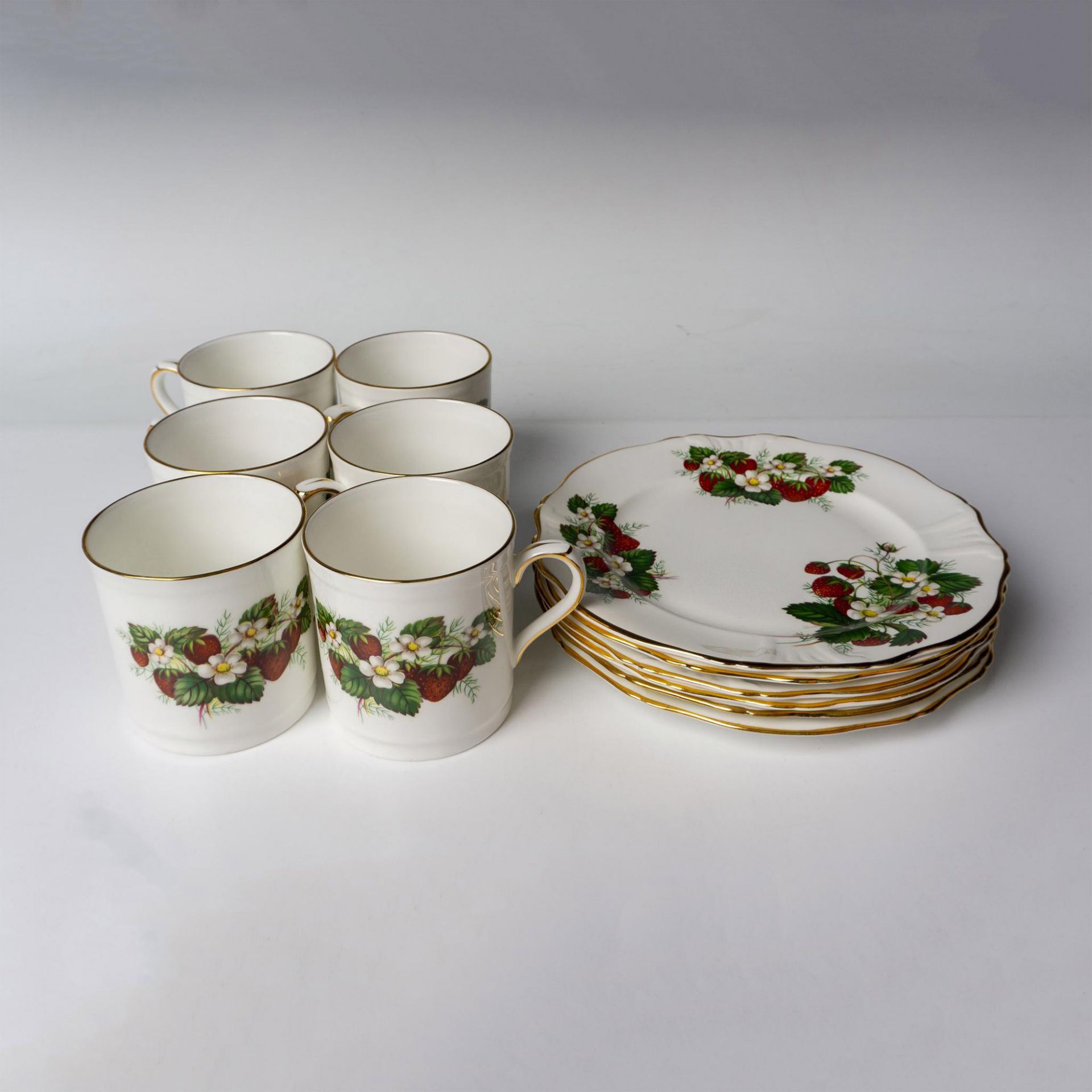 12pc Hammersley Bone China Cups + Plates, Strawberry Ripe - Bild 5 aus 5