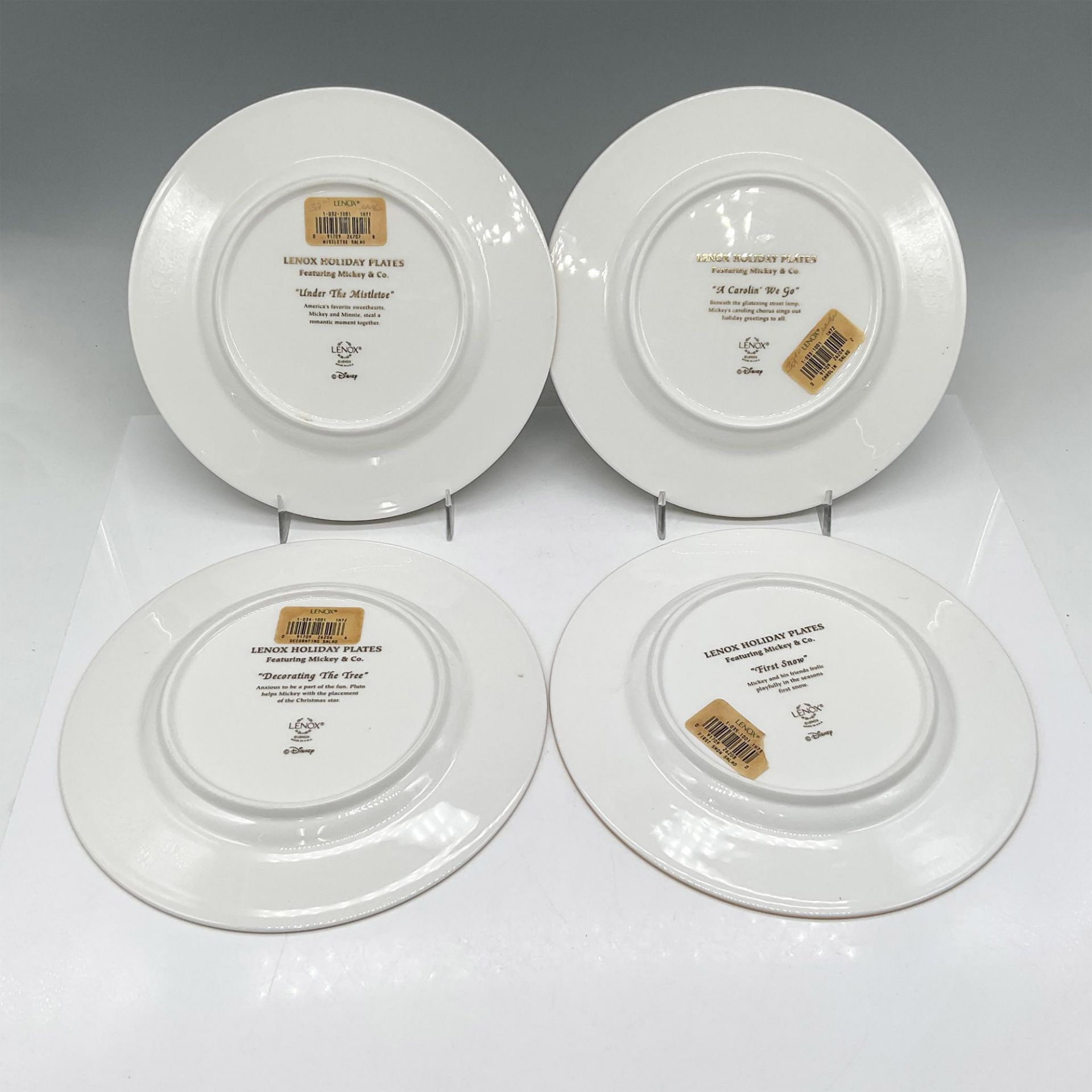 4pc Lenox Bone China Holiday Plates by Disney, Mickey & Co. - Image 3 of 3