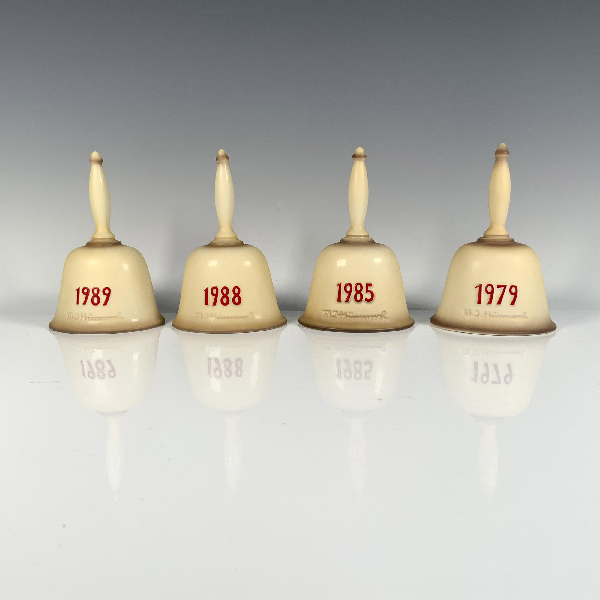 4pc Goebel Hummel Annual Bells, HUM 701, 707, 710, 711 - Image 2 of 3