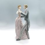 Anniversary Waltz 1001372 - Lladro Porcelain Figurine