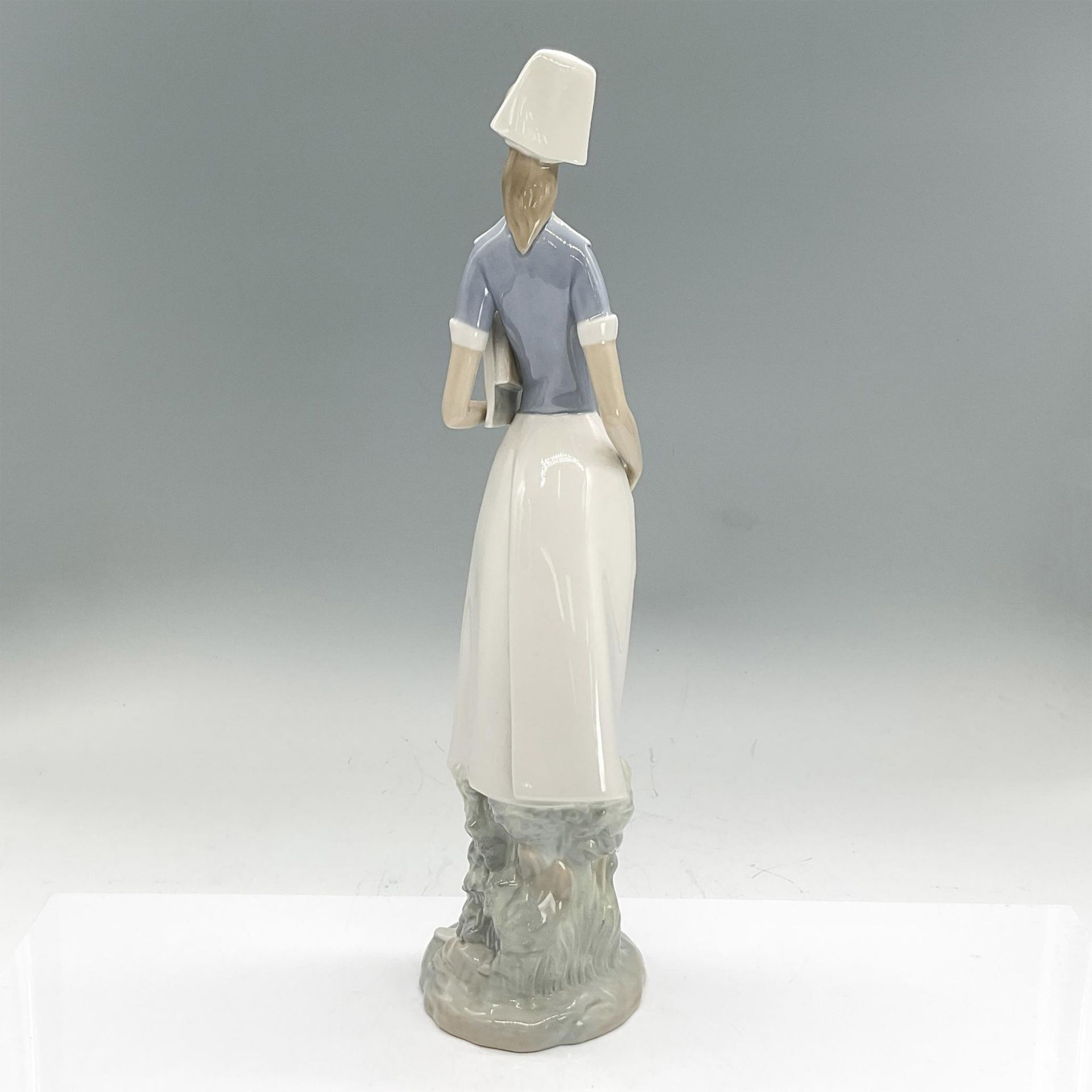 Nurse 1004603 - Lladro Porcelain Figurine - Bild 2 aus 3