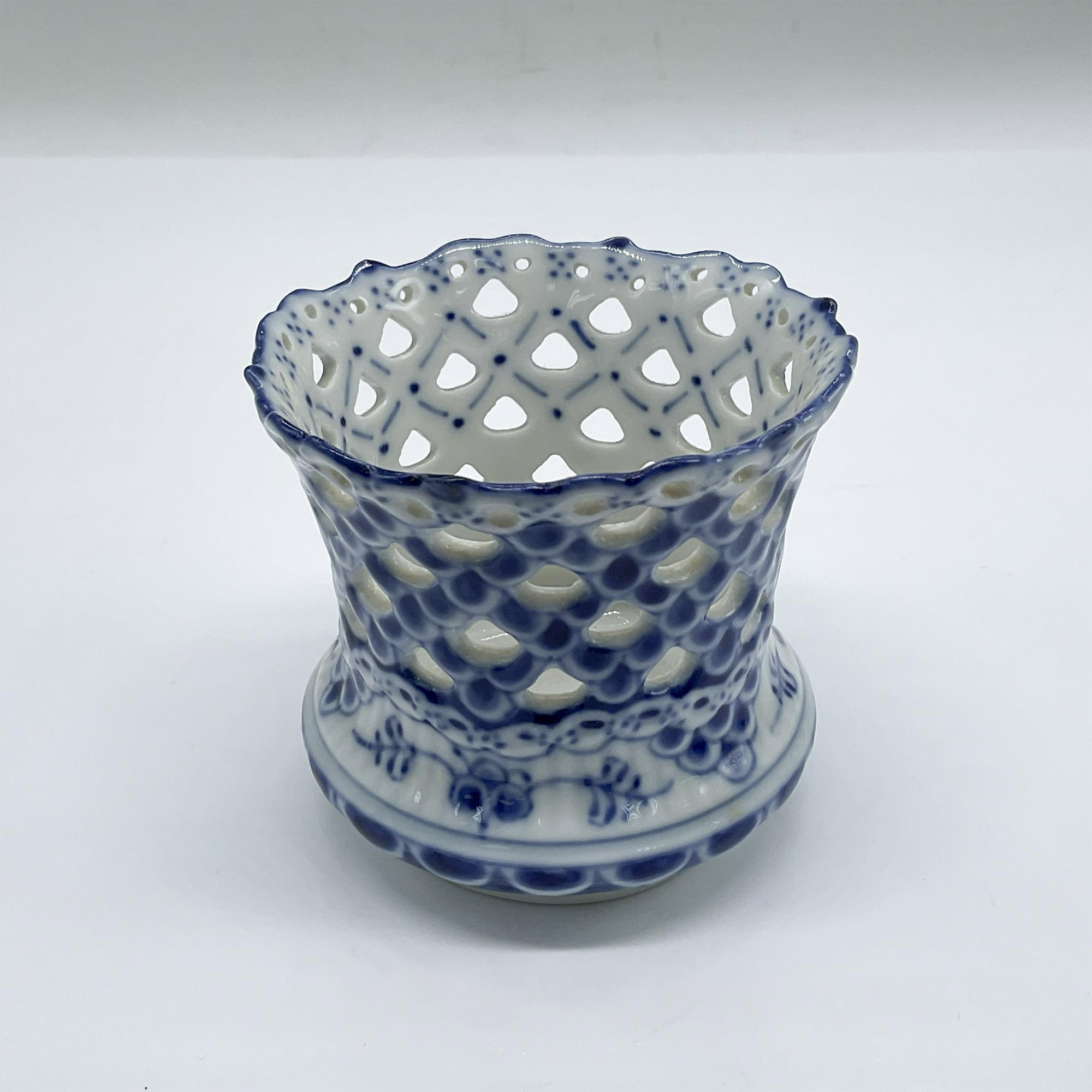 Royal Copenhagen Porcelain Mini Lace Vase - Image 2 of 3