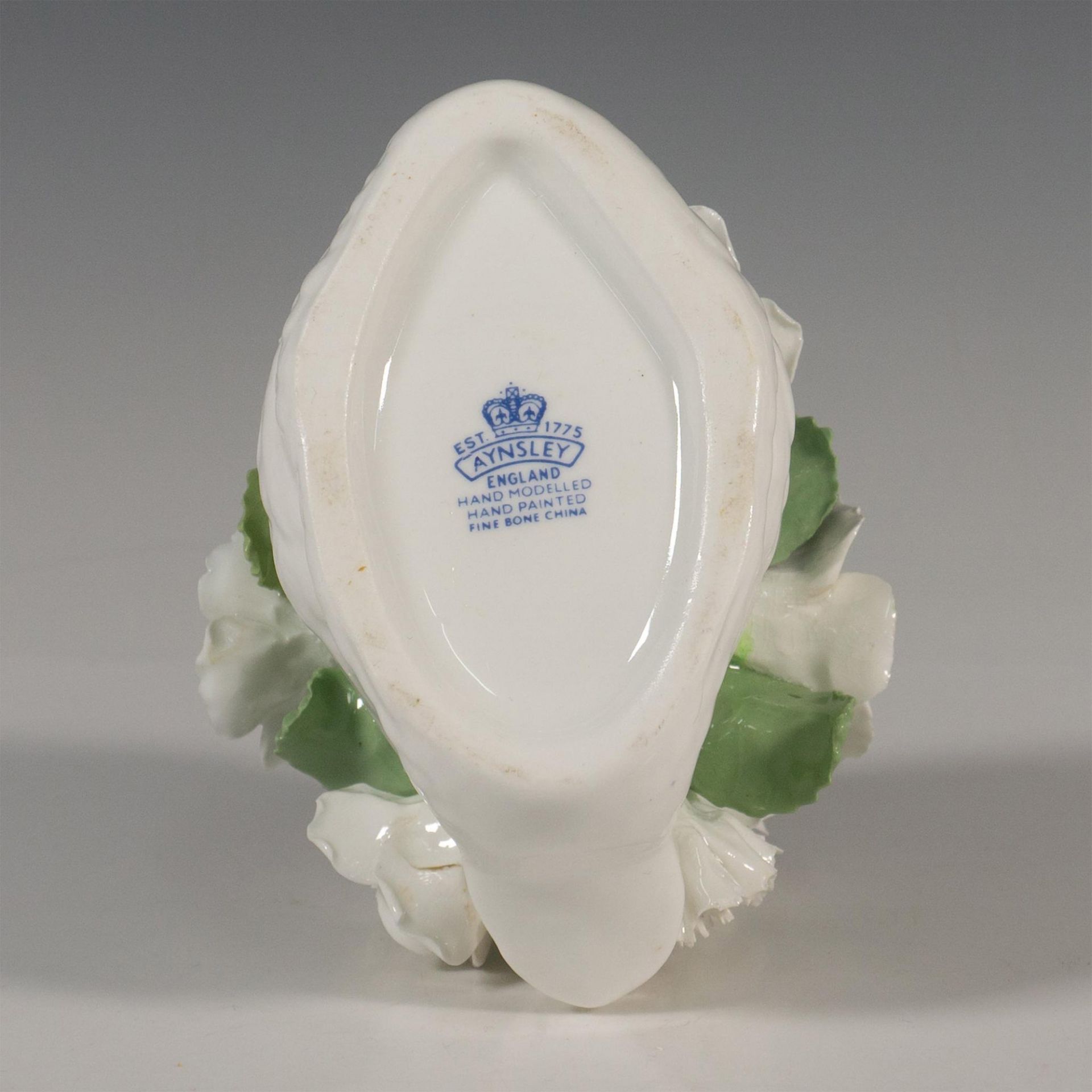 Aynsley Fine Bone China Decorative Swan with White Flowers - Image 3 of 3