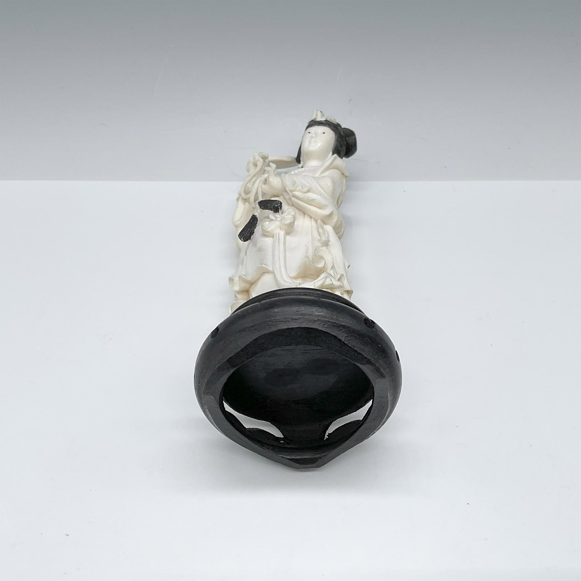 Vintage Bone Carved Geisha Figurine - Image 3 of 3
