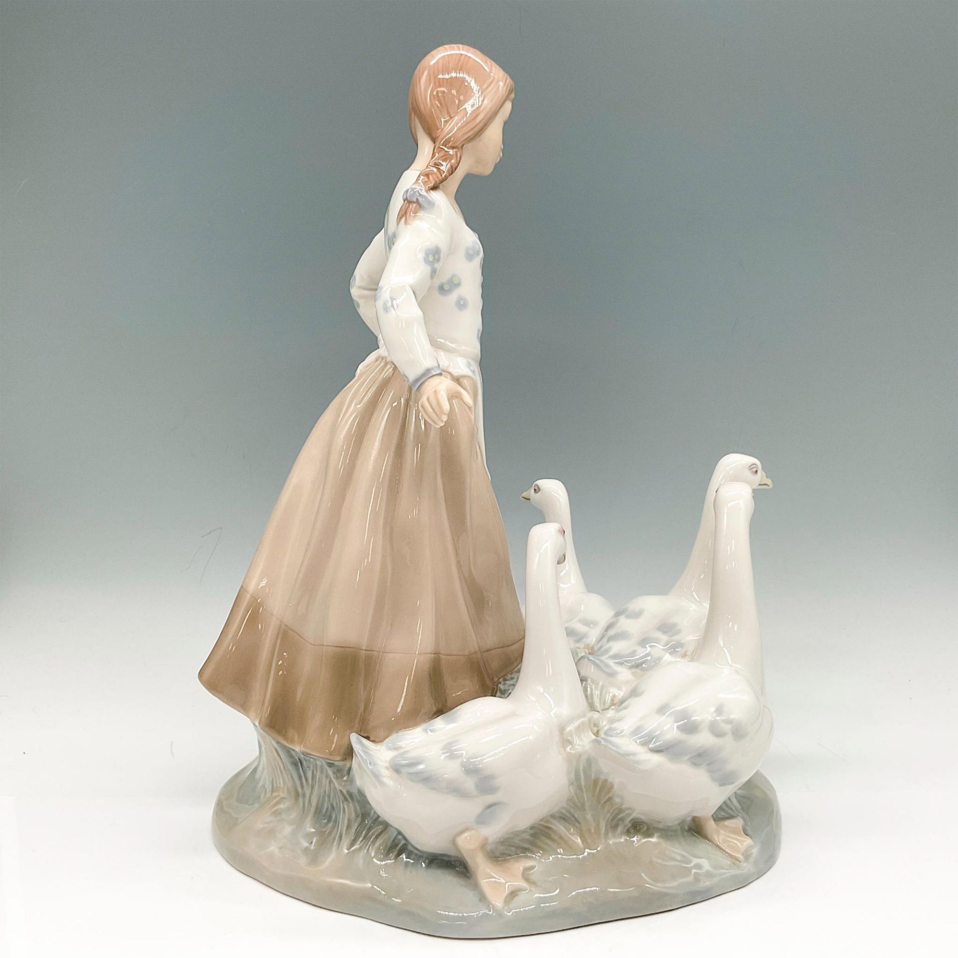 Zaphir Porcelain Figurine, Girl with Geese - Image 2 of 3