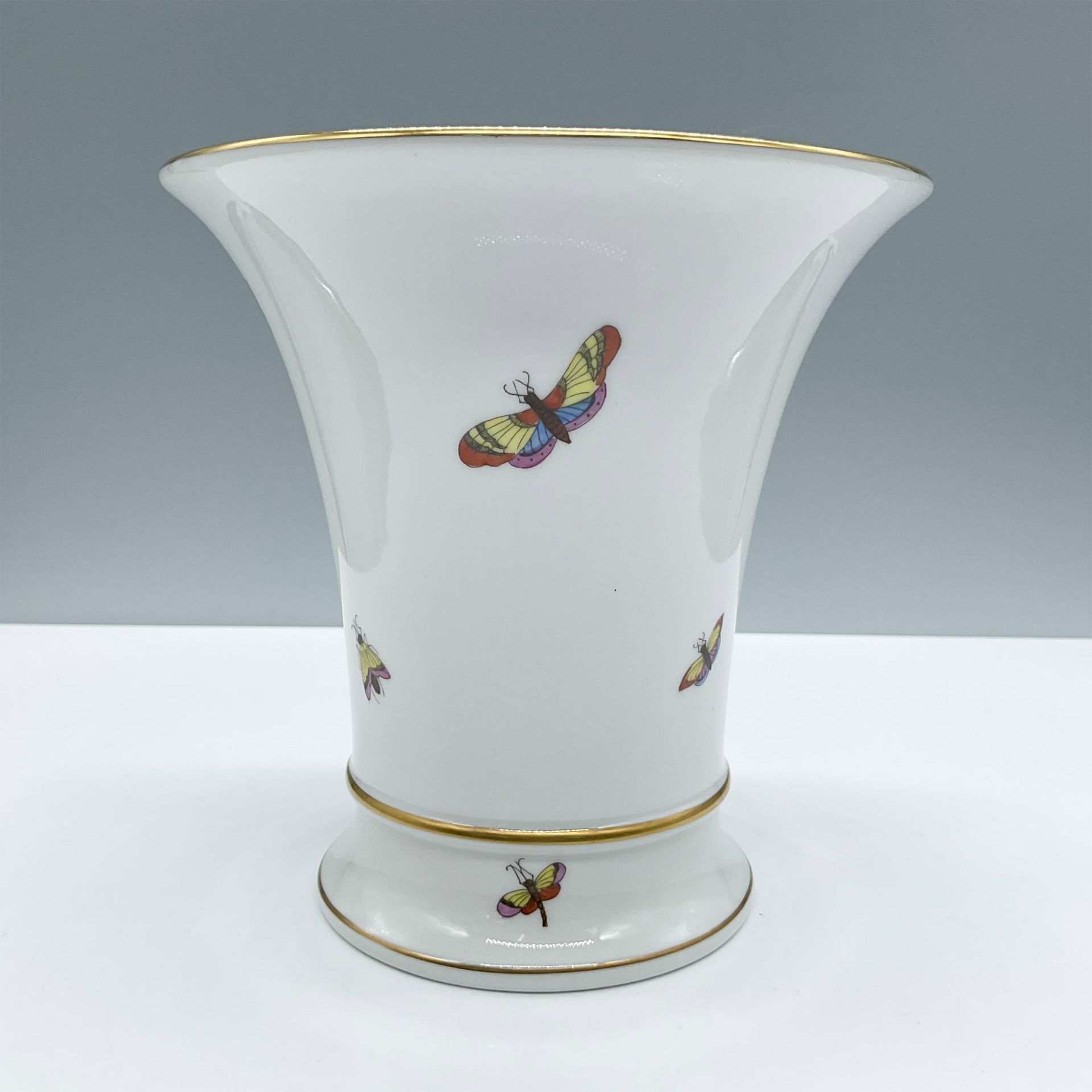 Herend Porcelain Vase, Rothschild Birds - Image 2 of 3