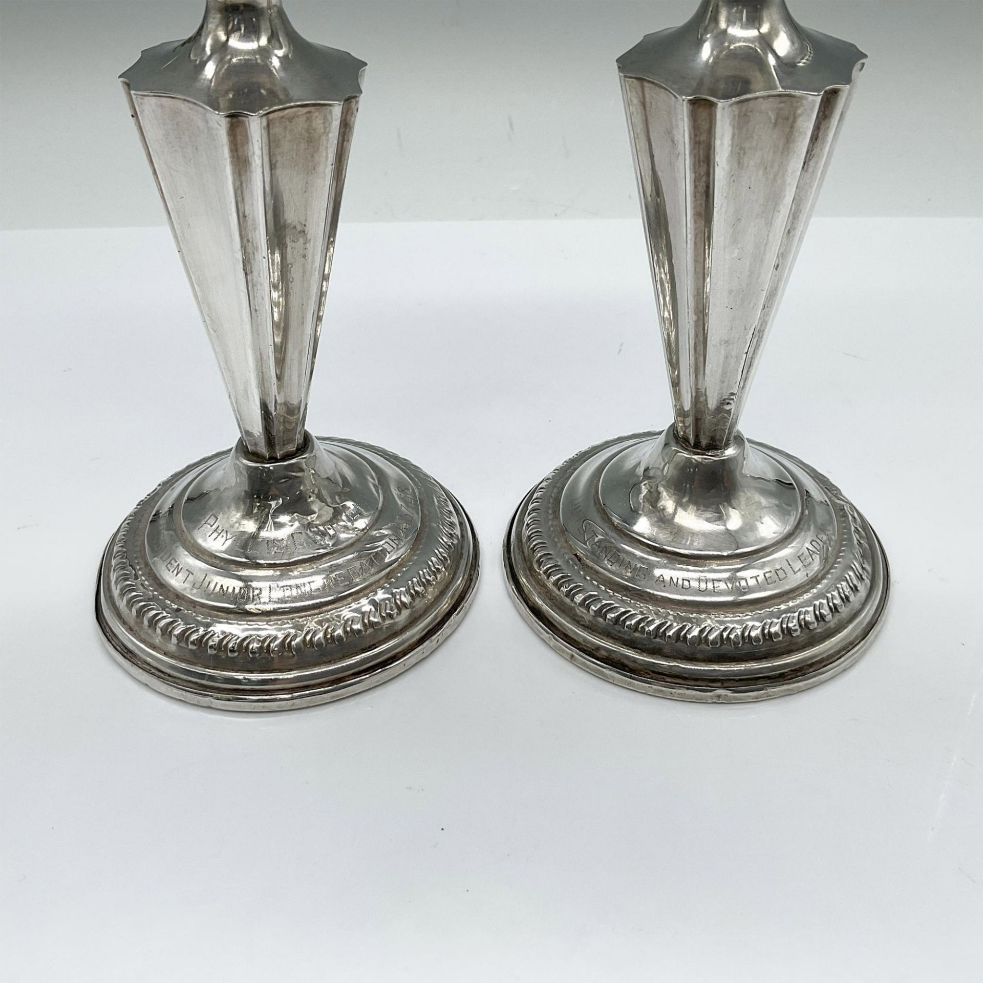 Pair of Arrowsmith Weighted Sterling Silver Candles Holders - Bild 2 aus 4