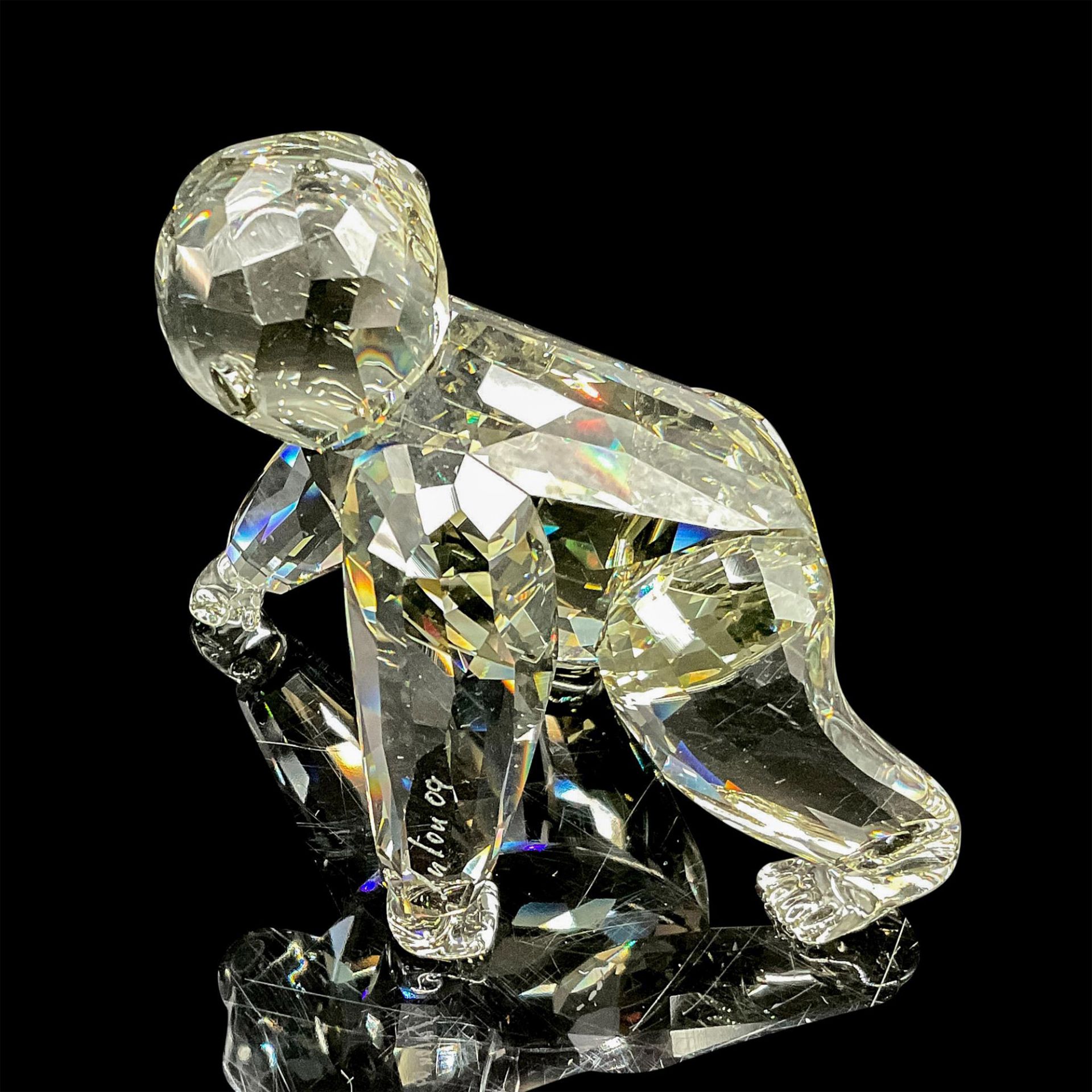 Swarovski Crystal Figurine + Plaque, Gorilla Cub - Image 3 of 5